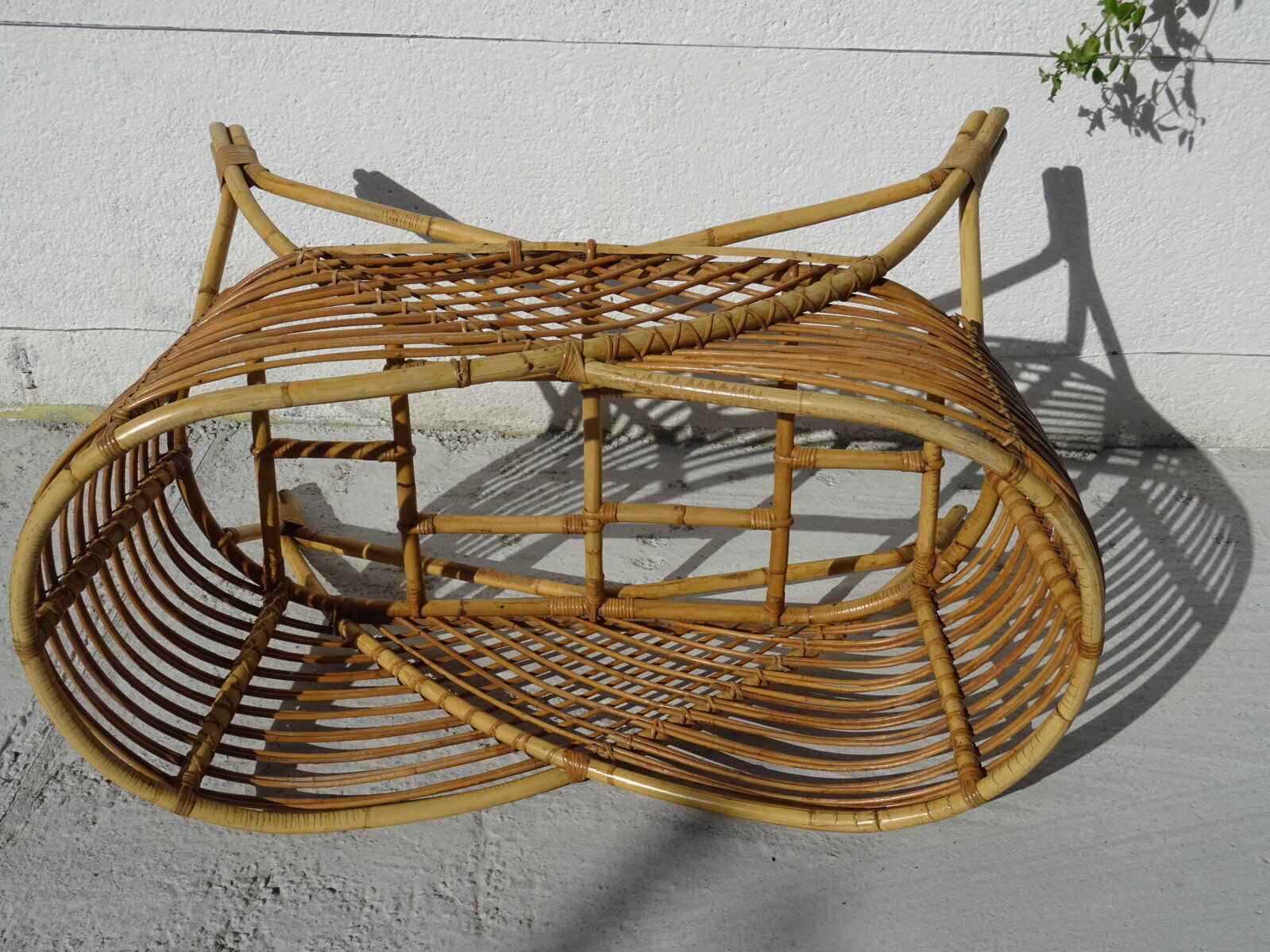 Cradle rattan basket