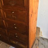 Furniture with clamshell