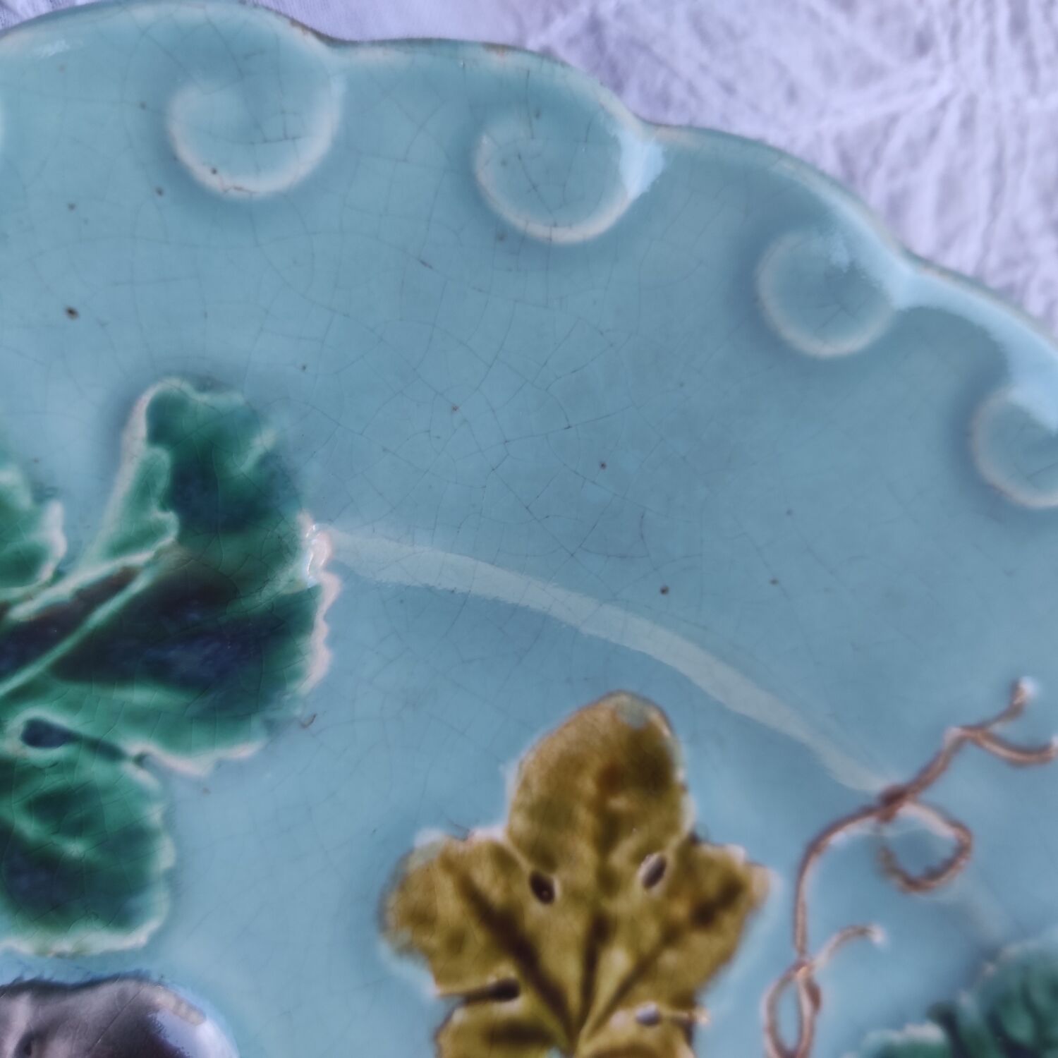 Slip plate Majolica Sarreguemines