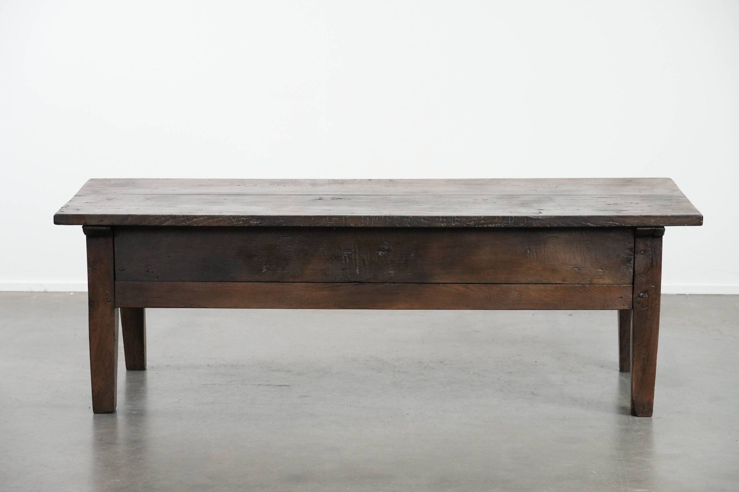 Antique 18th-century Southern European coffee table made of chestnut wood