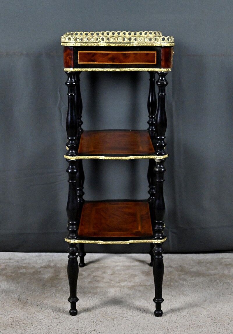 Petite table de salon en marqueterie, style Napoléon III – 2ème partie XIXe