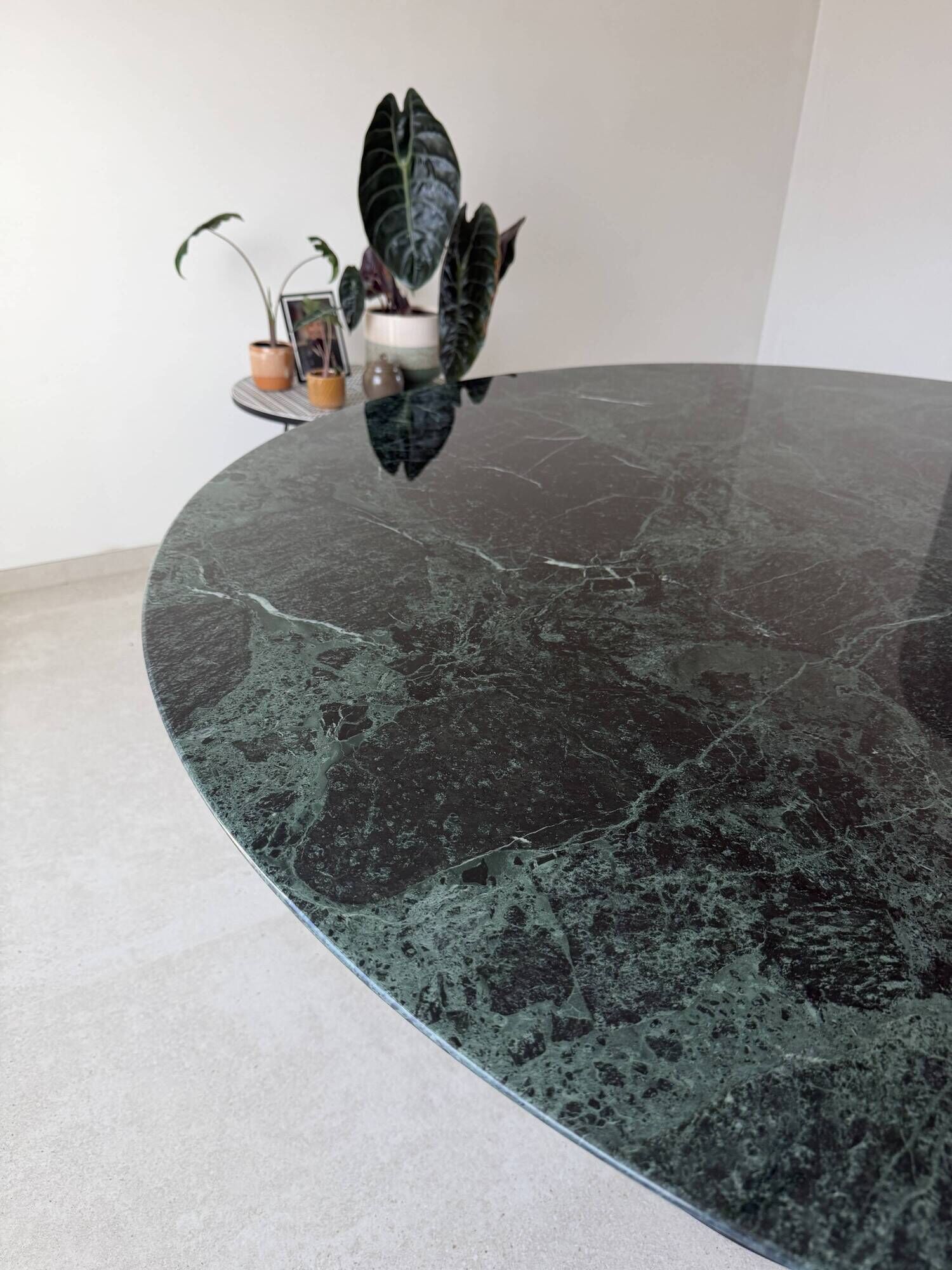 Original Knoll Tulip dining table (152cm) Alpe Verdi glossy in NEW CONDITION!!