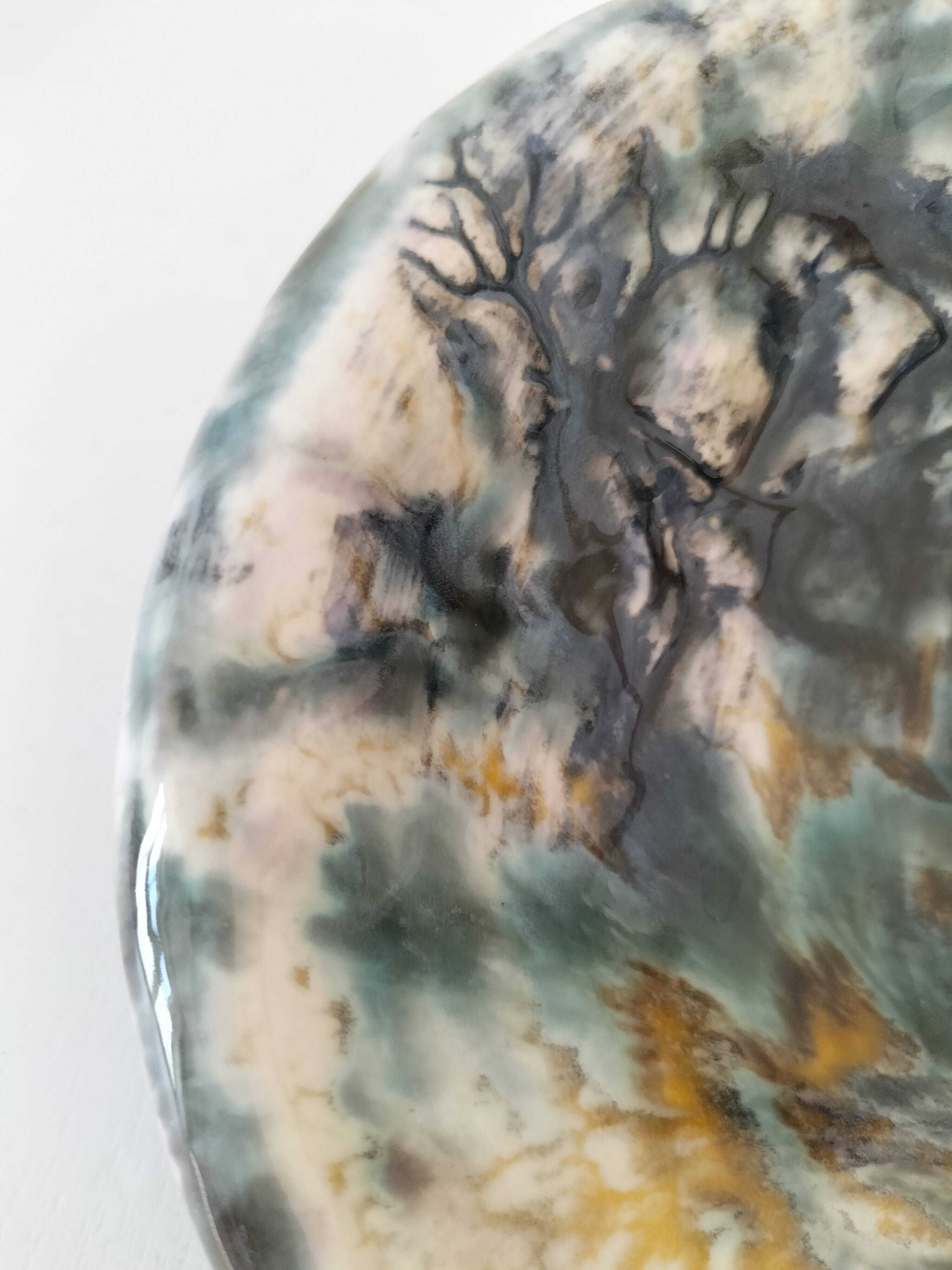 Glazed ceramic cup – Deer in the forest – Incised decoration and free form