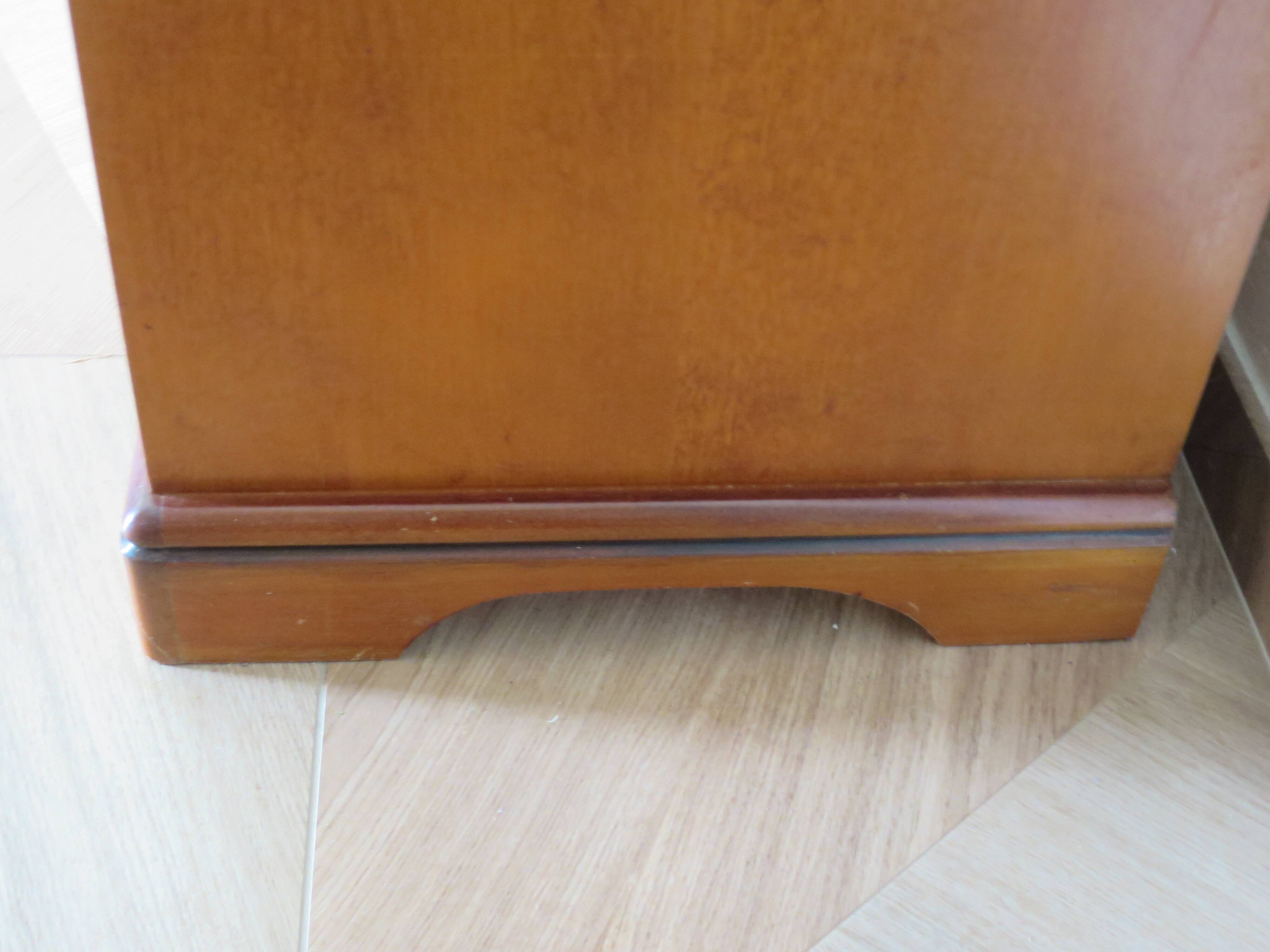 Louis Philippe style chest of drawers in cherry wood