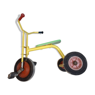 Tricycle 2-4 years of school, vintage, very stable and robust