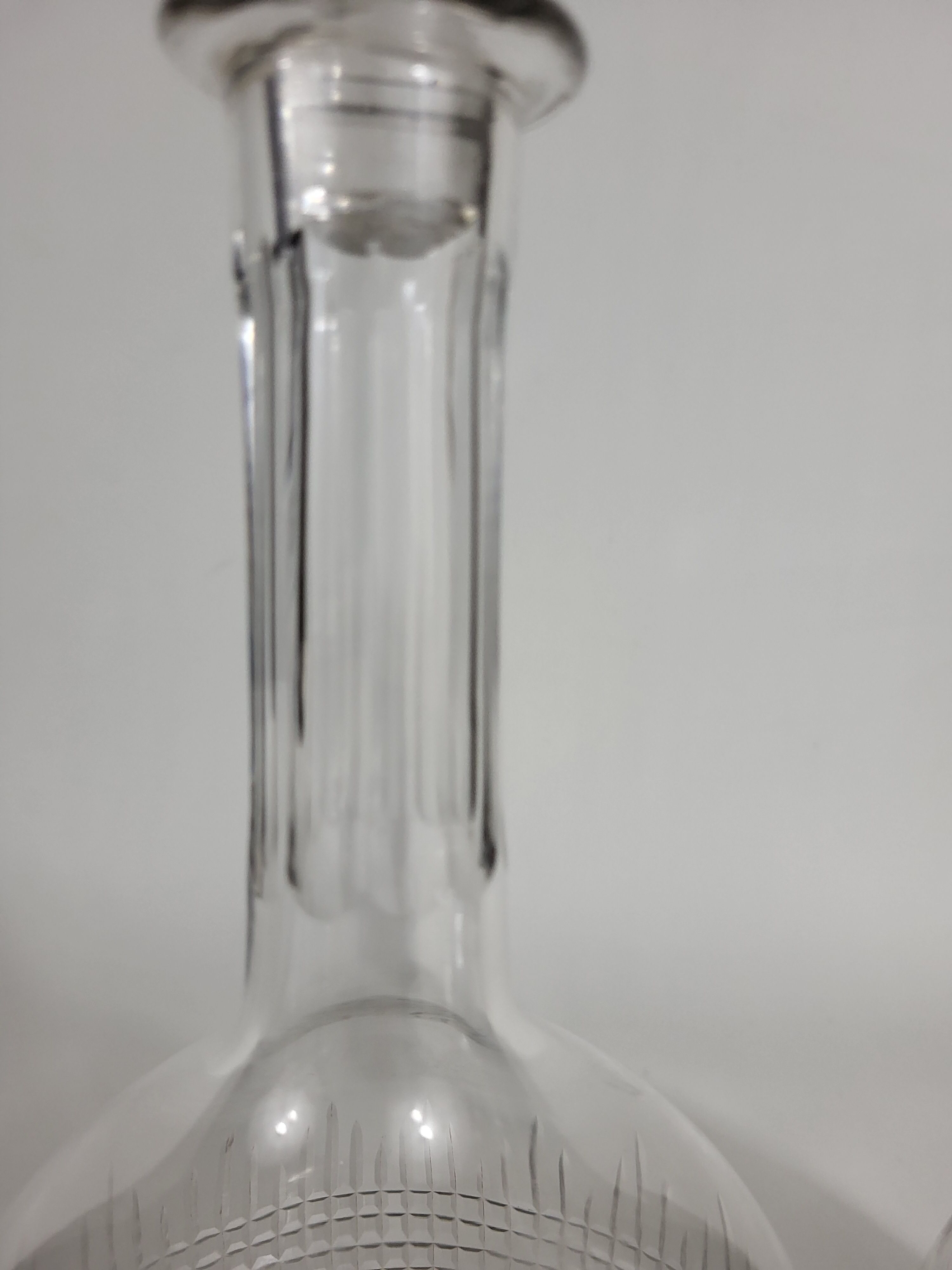 Service 9 wine glasses and 2 decanters in Baccarat crystal Nancy model