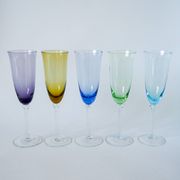 Ensemble de 5 flûtes en verre coloré multicolores 1970