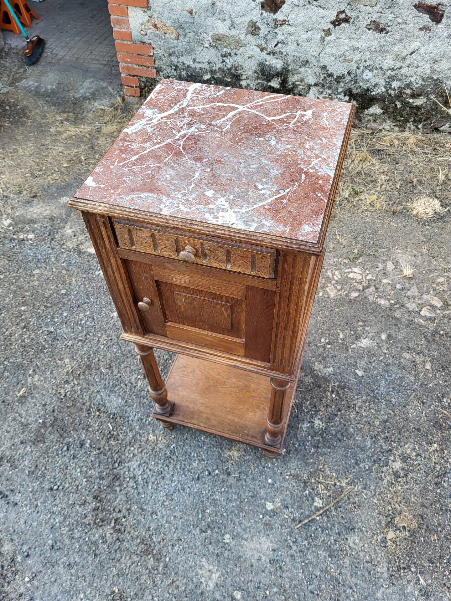 Table de chevet