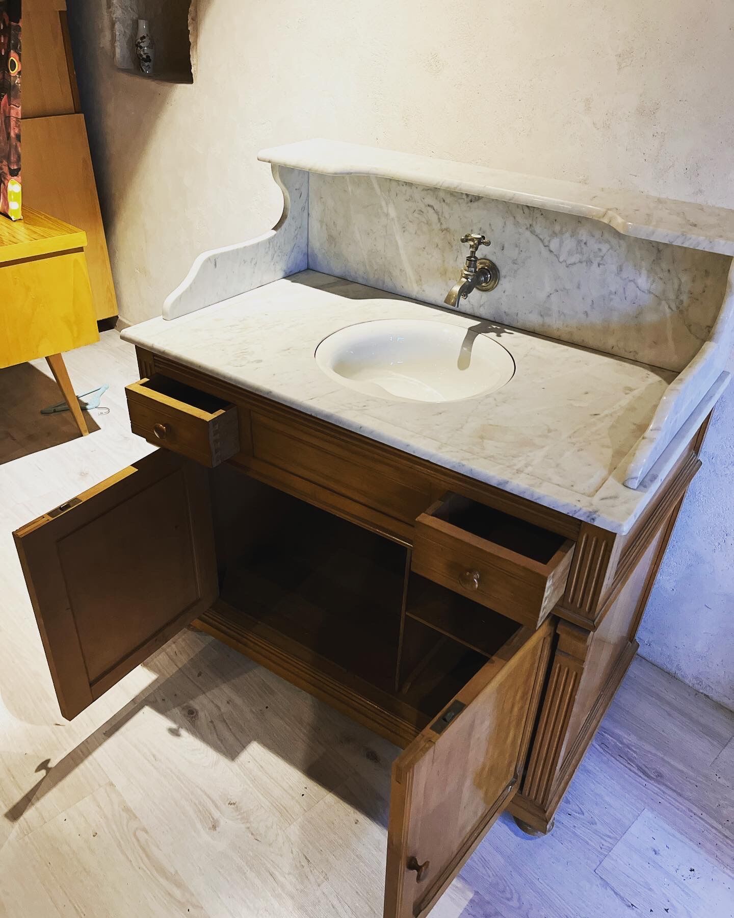 Bathroom cabinet with swivel sink 1930/40