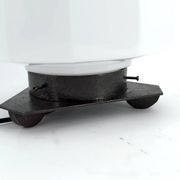Lampe Art Déco Steamline Modern, vers 1930 – Verre opalin et fer Forgé