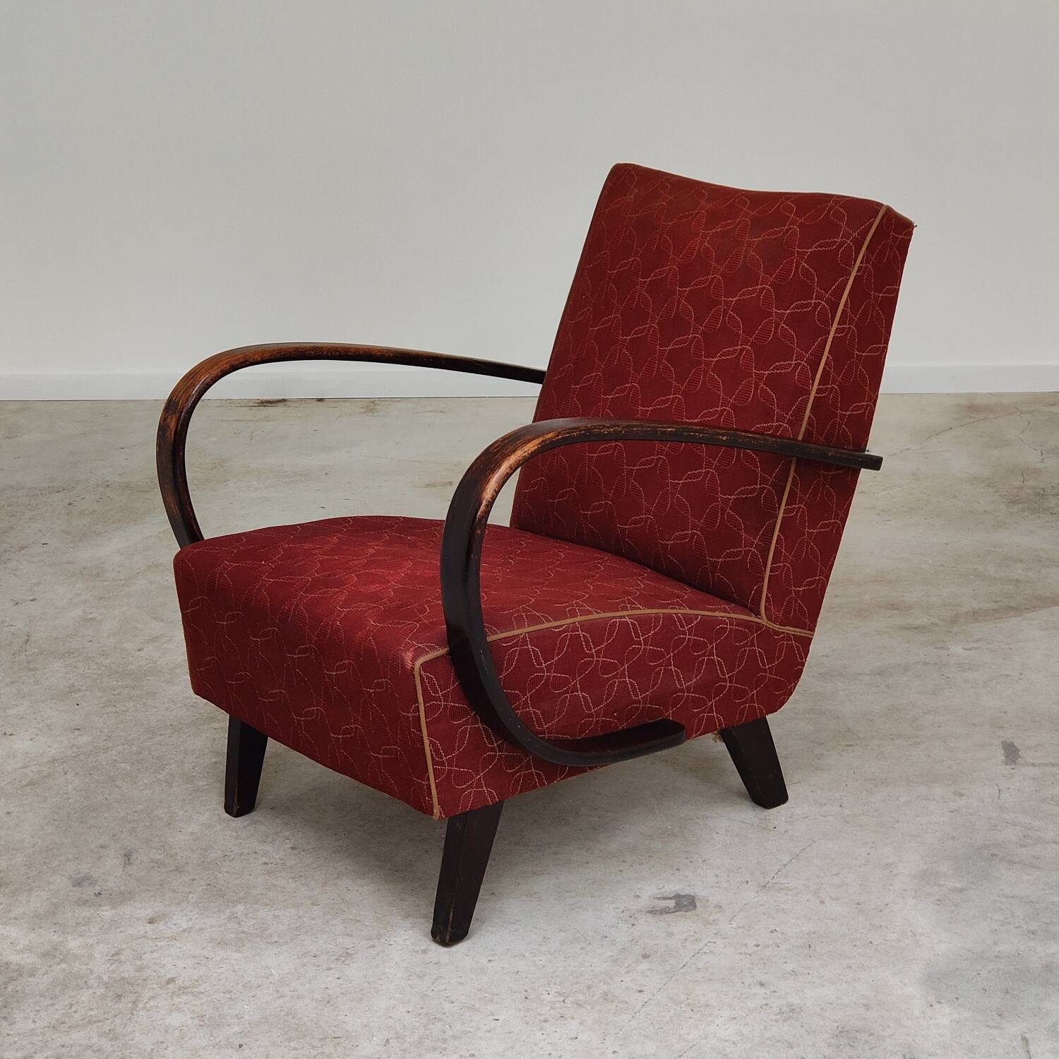 Pair of H410 Type C burgundy armchairs by Jindrich Halabala for Thonet