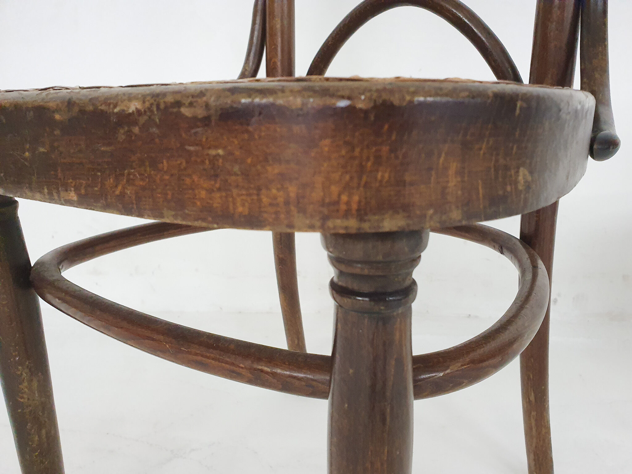 Set of 2 Thonet nr. 5 dining chairs, Romania, 1900