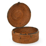 Braided wooden basket with fitting