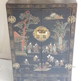 Chinese Bahut in 2-door laque