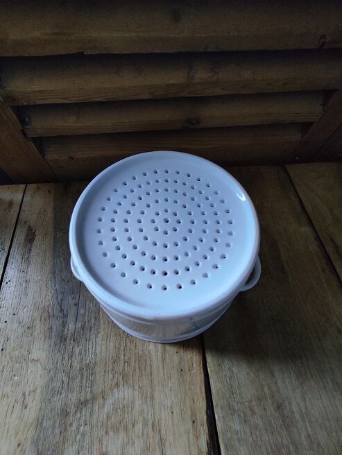 drainer strainer porcelain skimmer