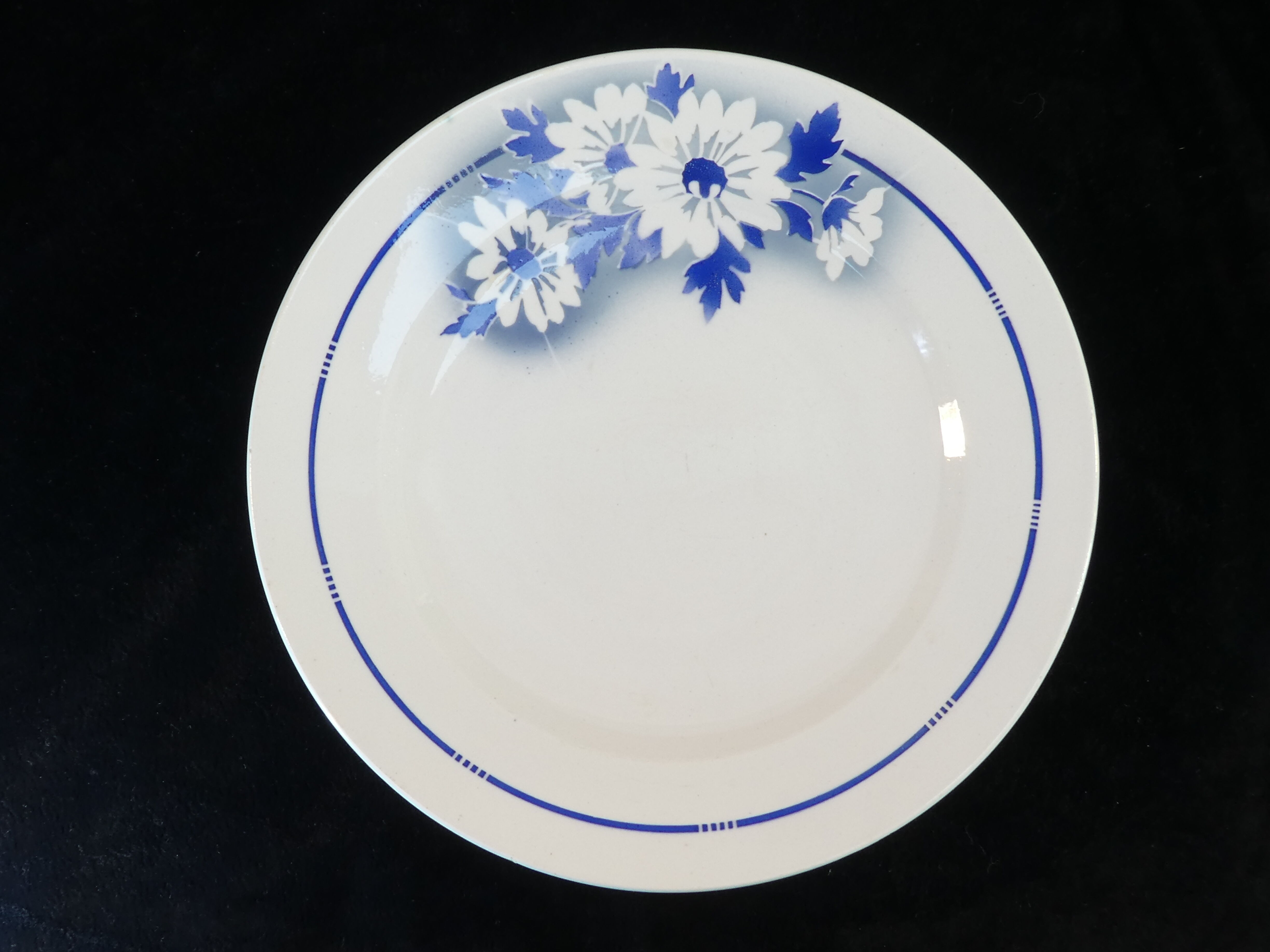 Compotier en faience de St AMAND décor blue flower