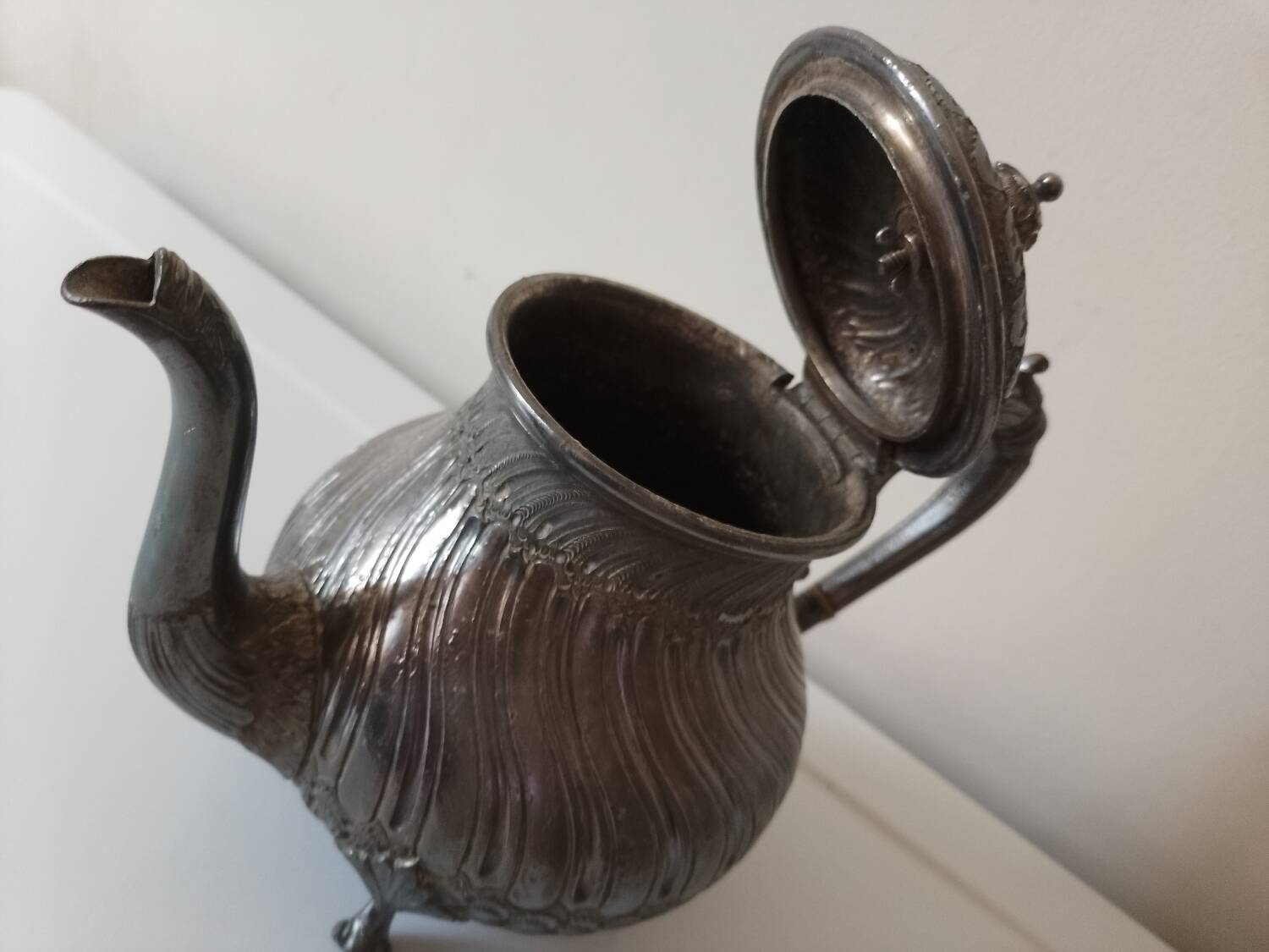 Sheffield teapot, silver, 19th century.