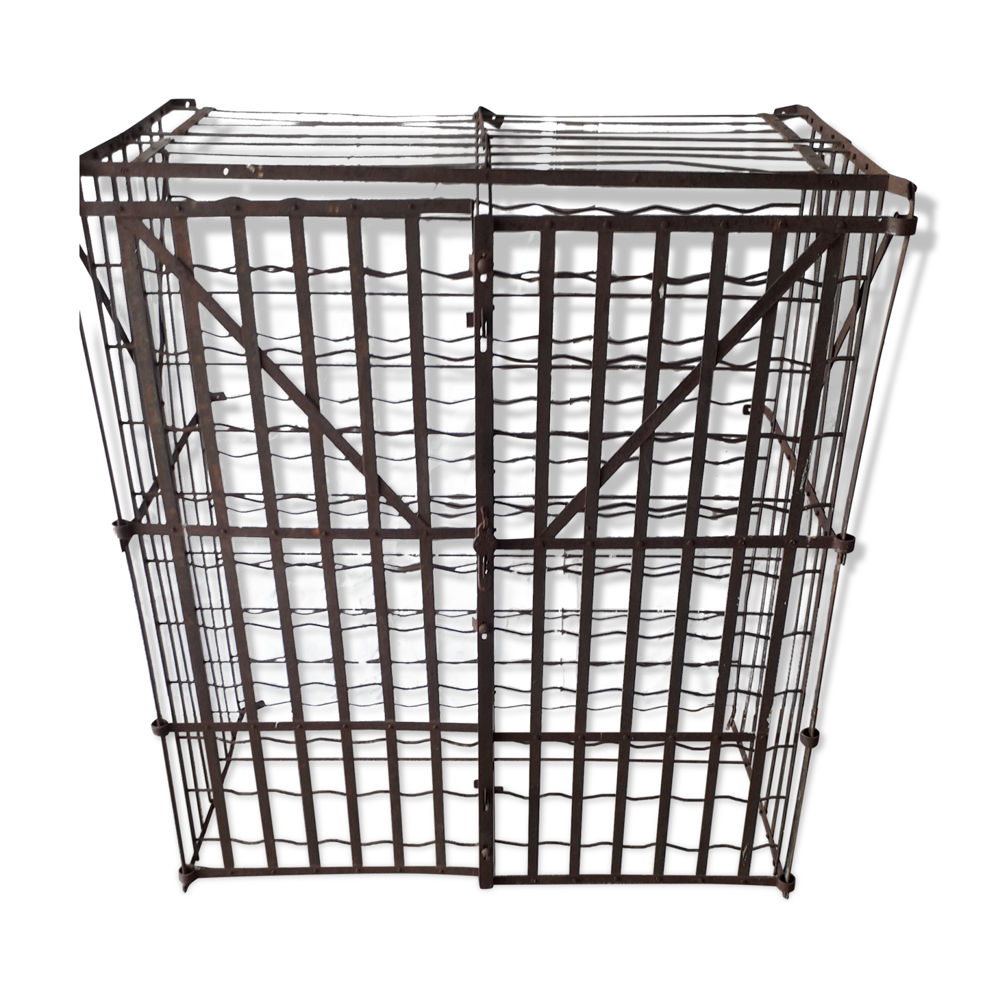 wine cellar, wine cage, secure cellar.