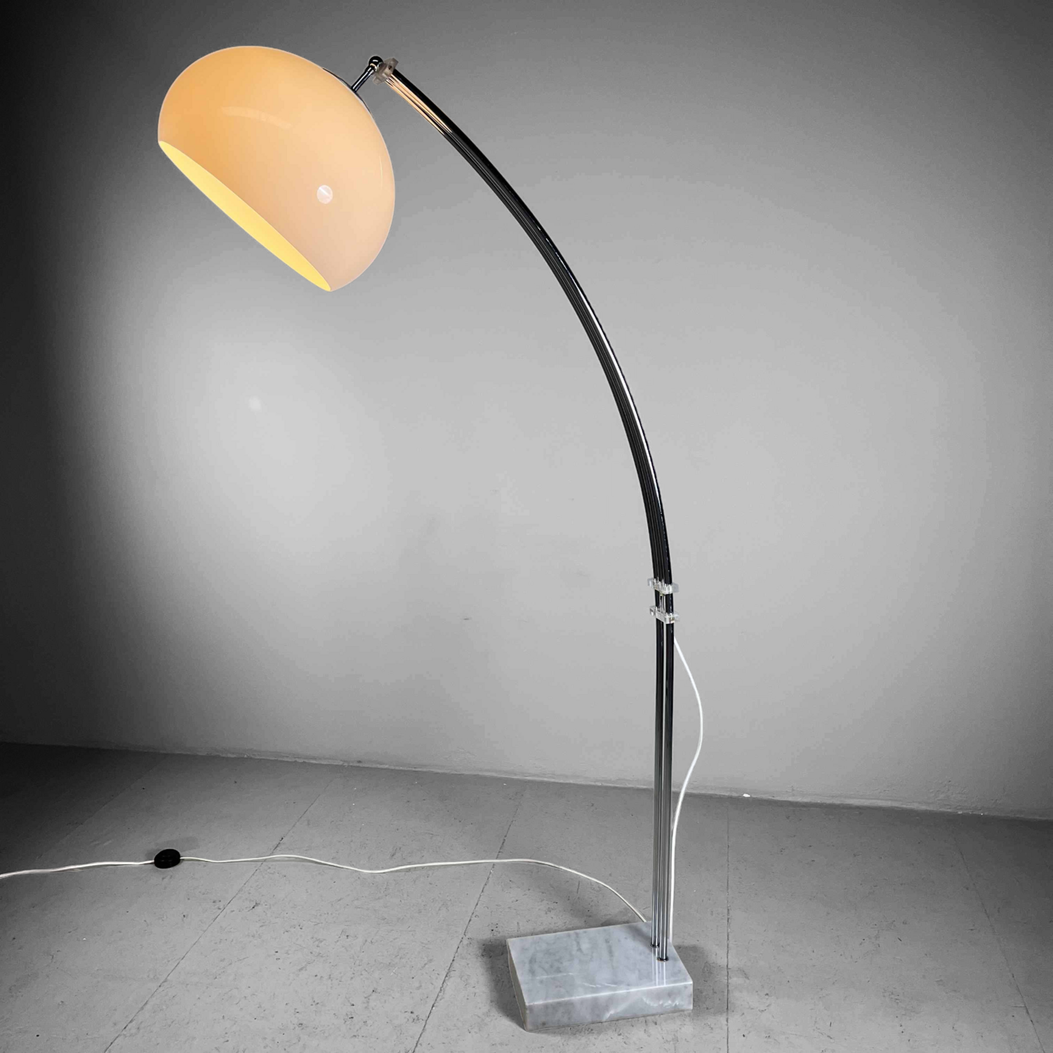 Harvey Guzzini floor lamp Arch with marble base, Italy, 1970