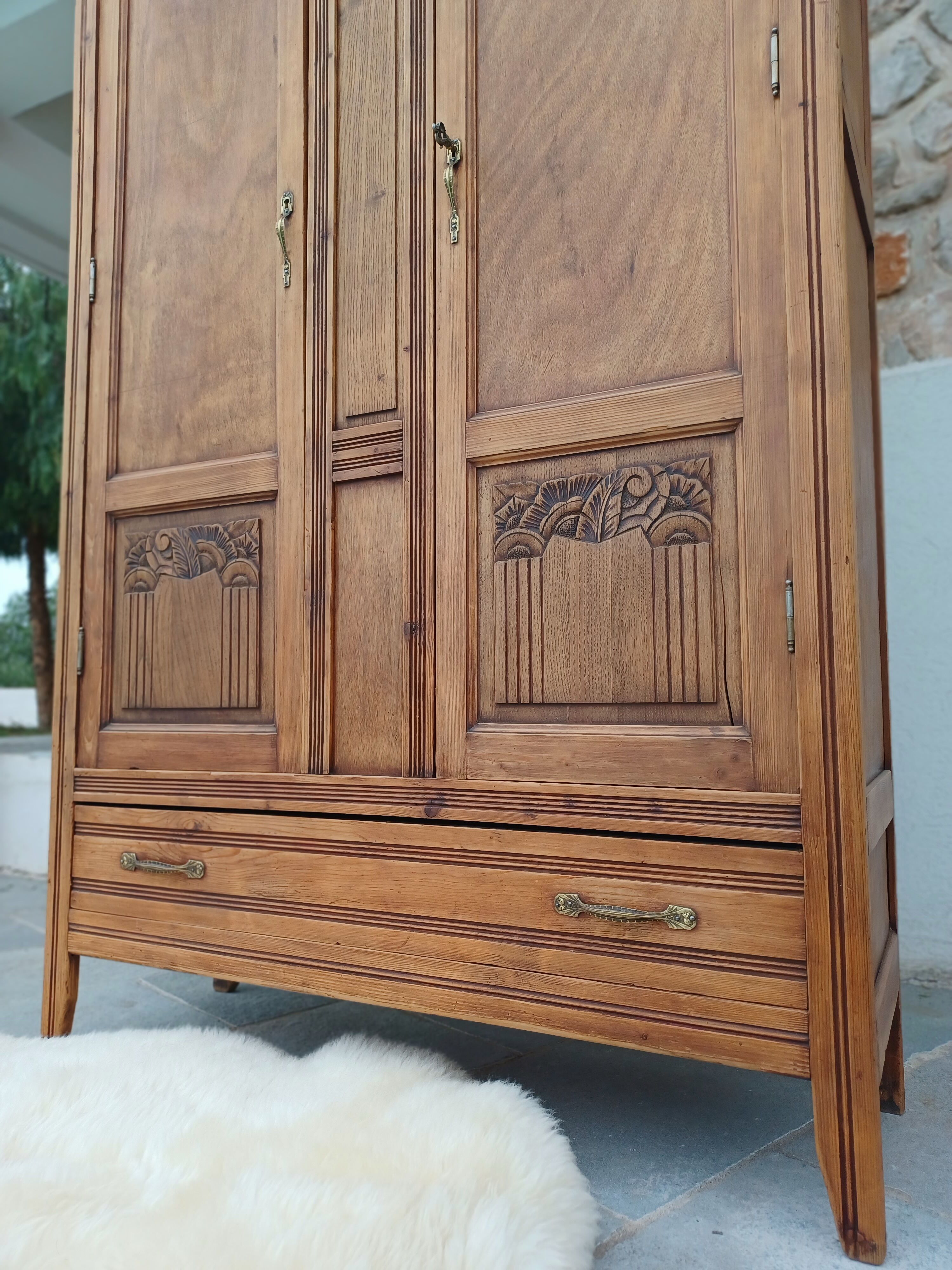 Art-deco wardrobe Parisian format