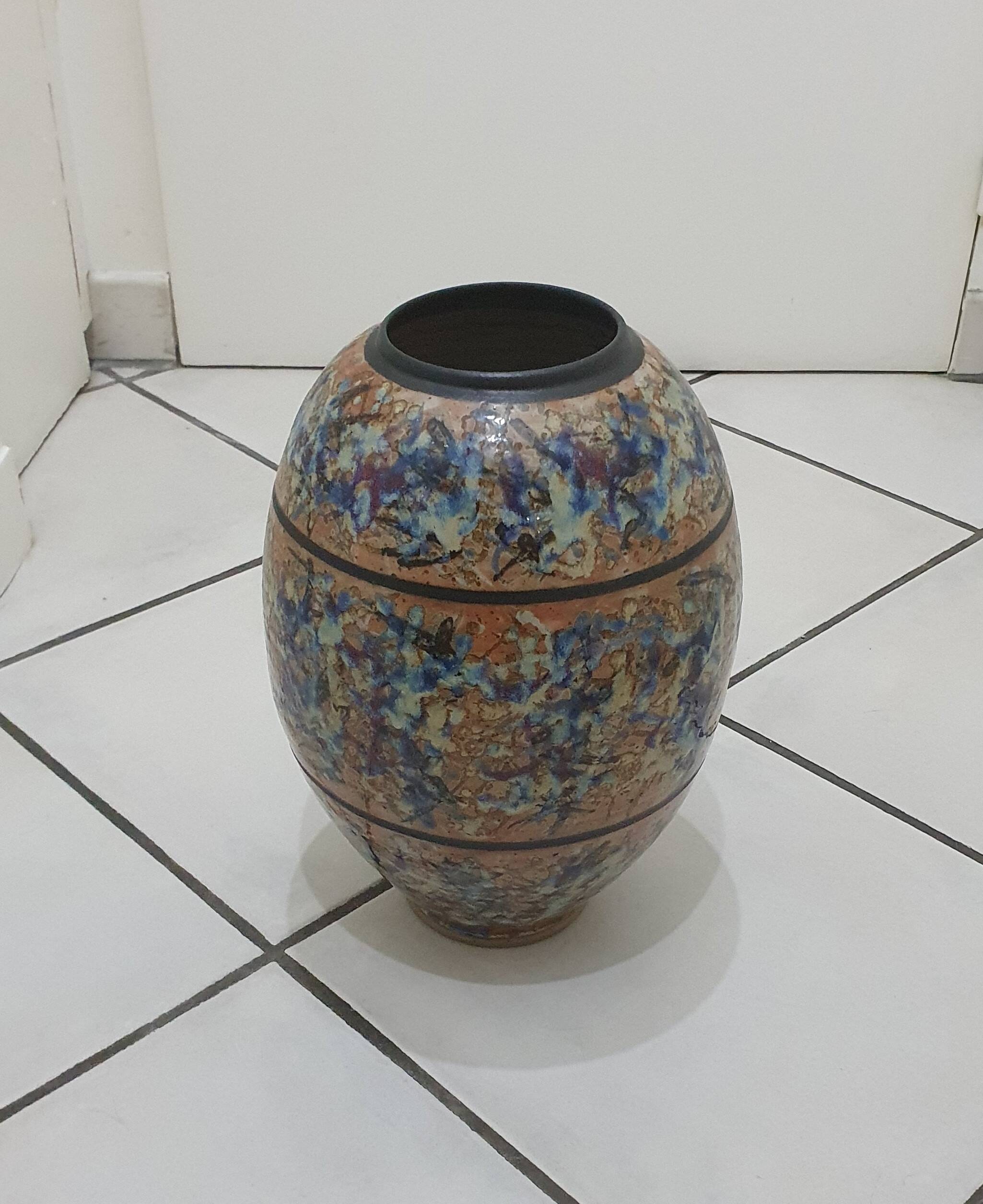 Stan Brelivet ceramic vase