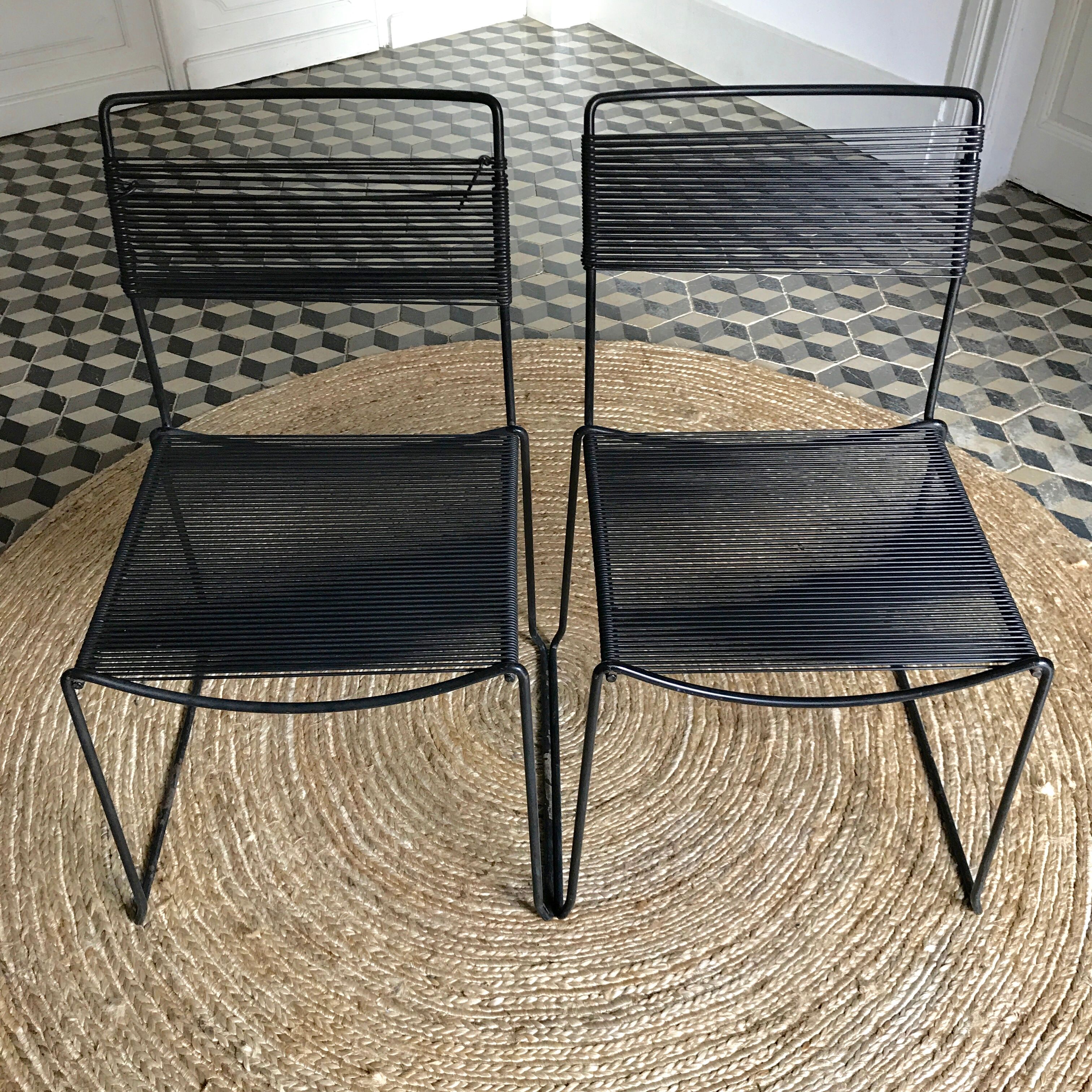 Scoubidou sledge chairs