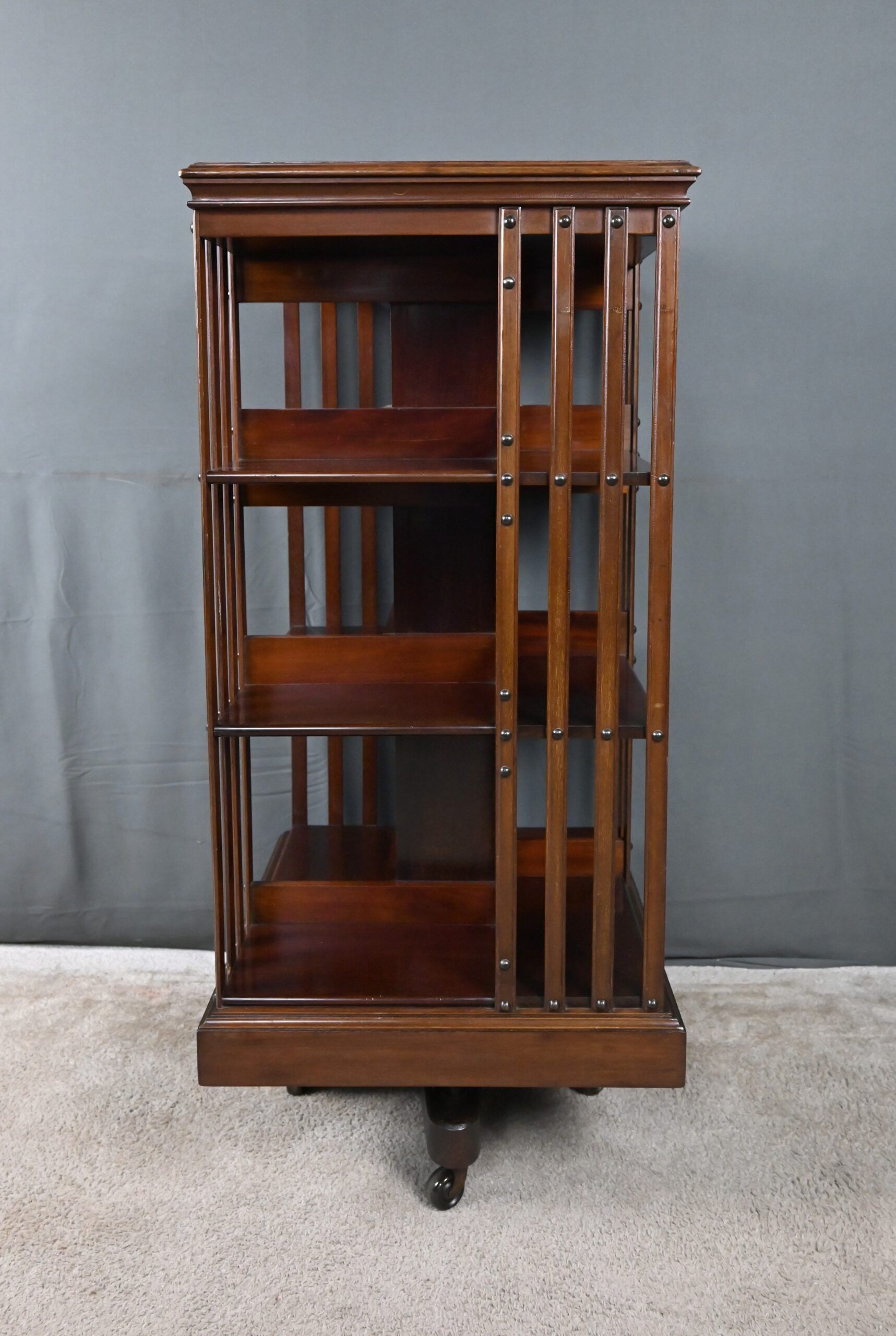 Rotating mahogany library, England – 1st part 20th century