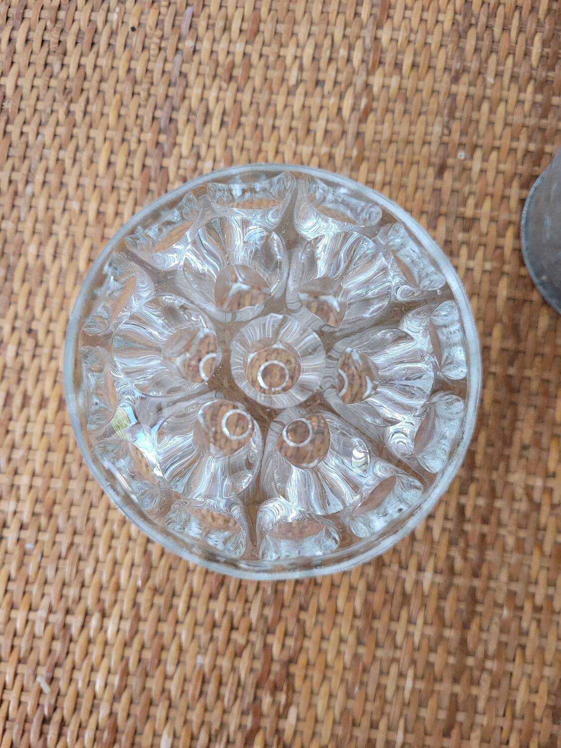 Glass flower vase
