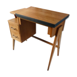 Fold-out desk