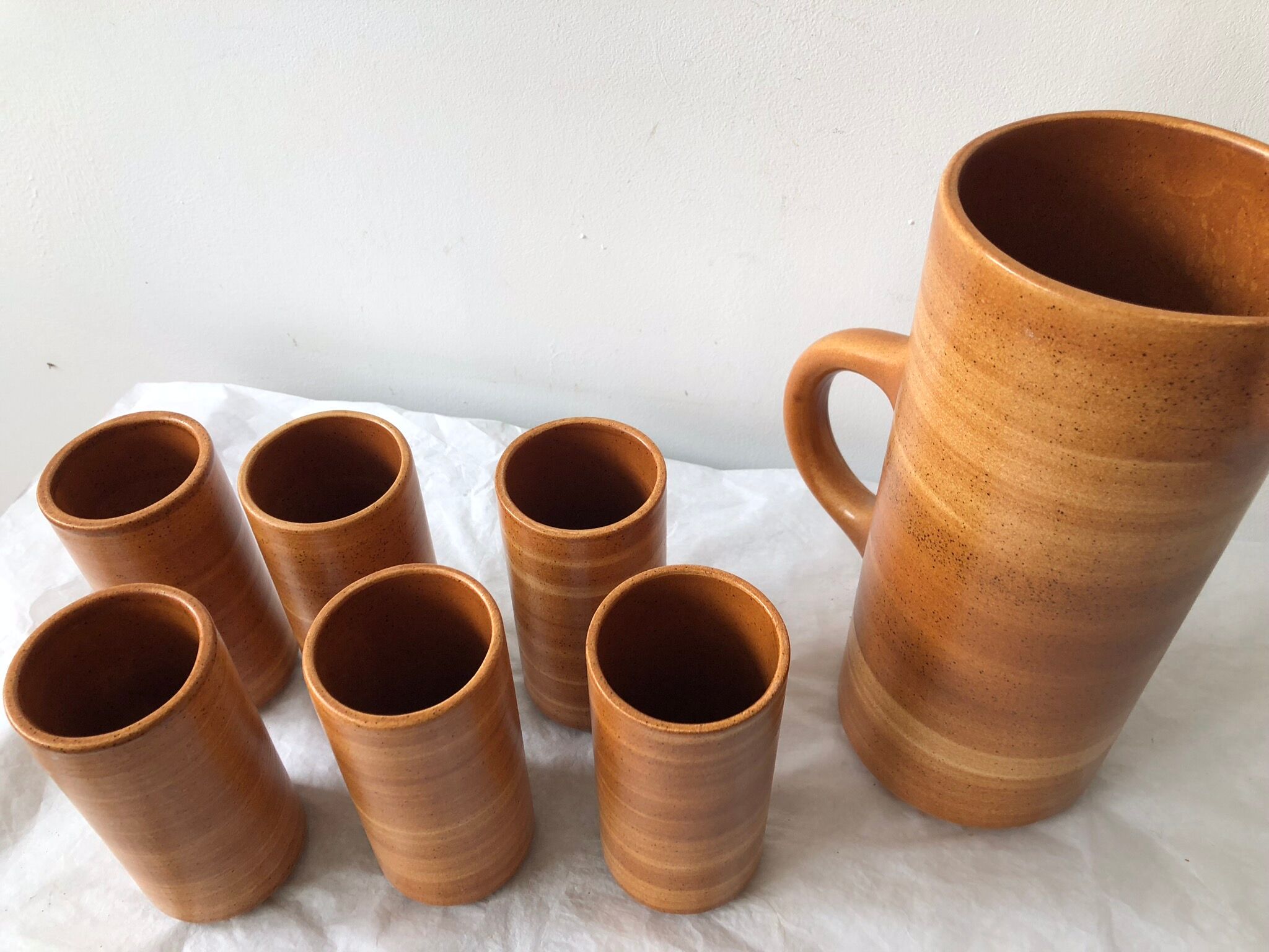 Set of 6 glasses in sandstone and carafe