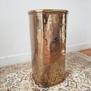 Porte-parapluie italien en laiton martelé 1970-80