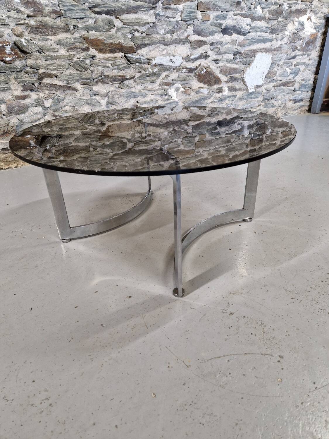 Table basse design Paul Legeard verre fumé et chrome
