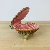 Empty pocket shell slip soap holder