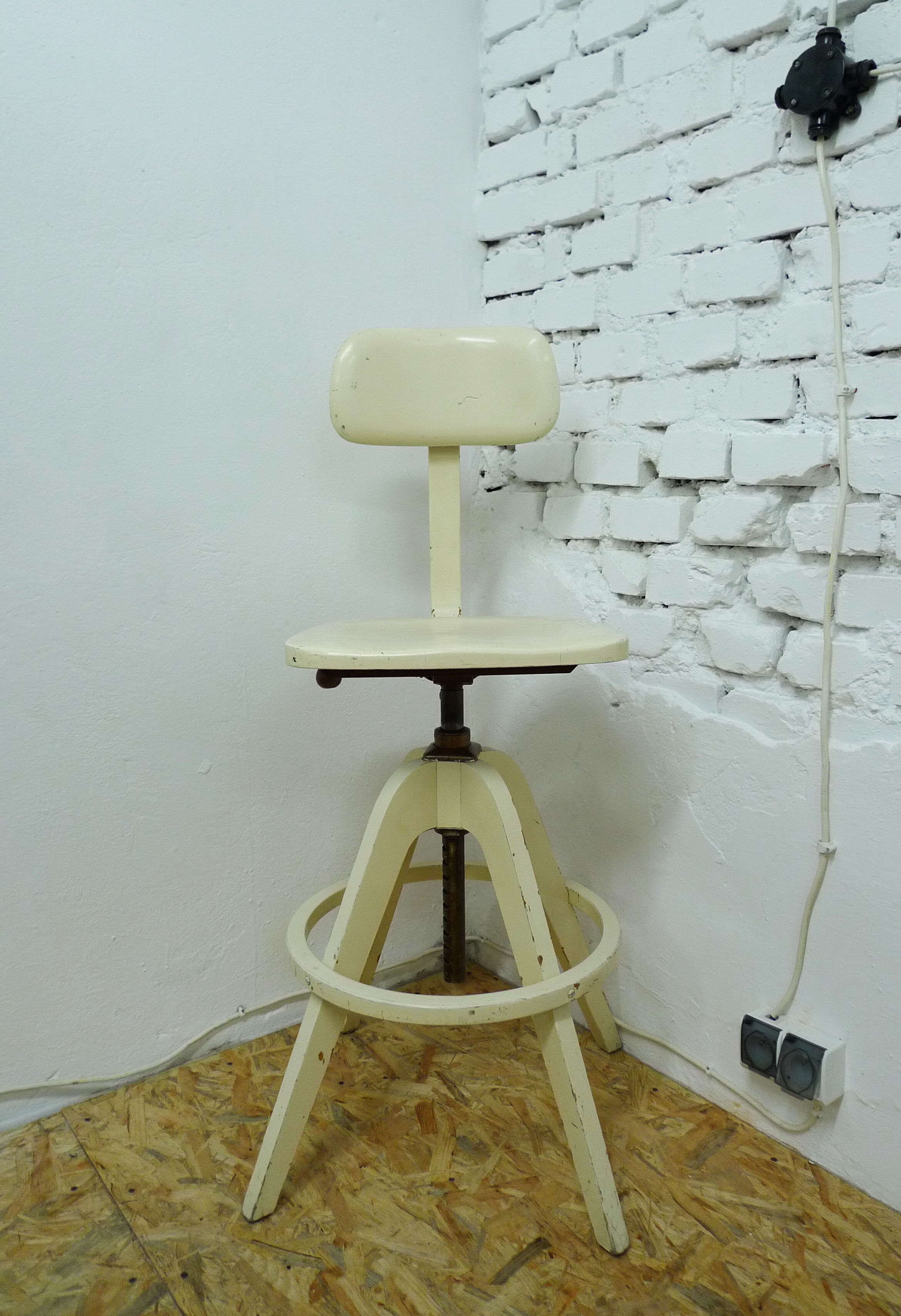 Der Federdreh high chair designed by A. Stoll 1930 s