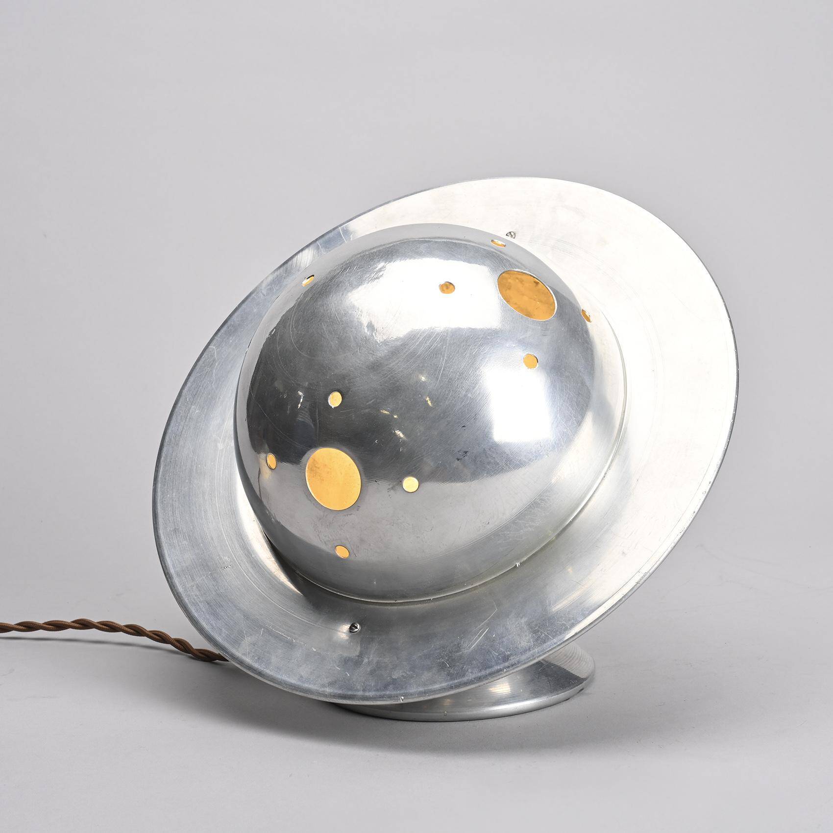 Lampe de table moderniste en aluminium, France, vers 1930