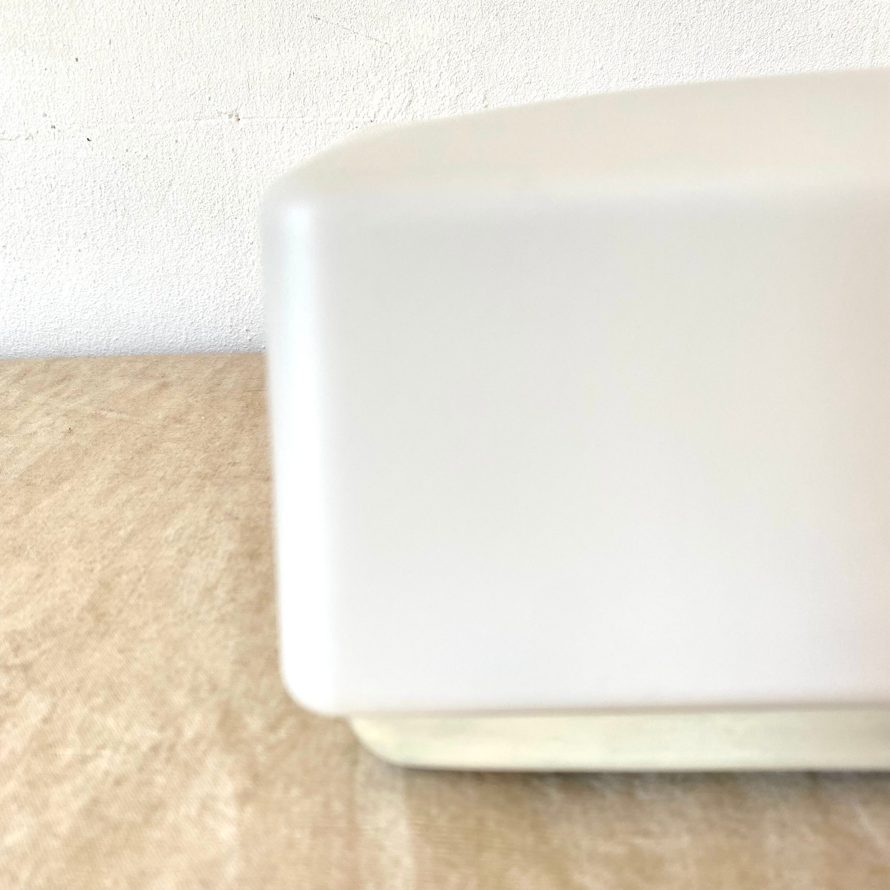 Vintage wall lamp in opaline and metal