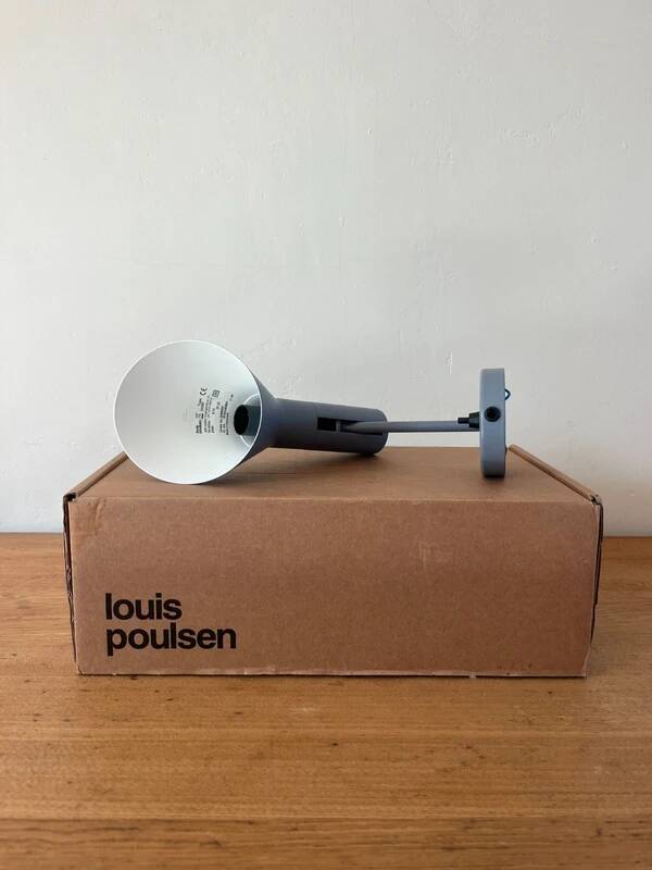 Louis Poulsen AJ wall lamp - Arne Jacobsen
