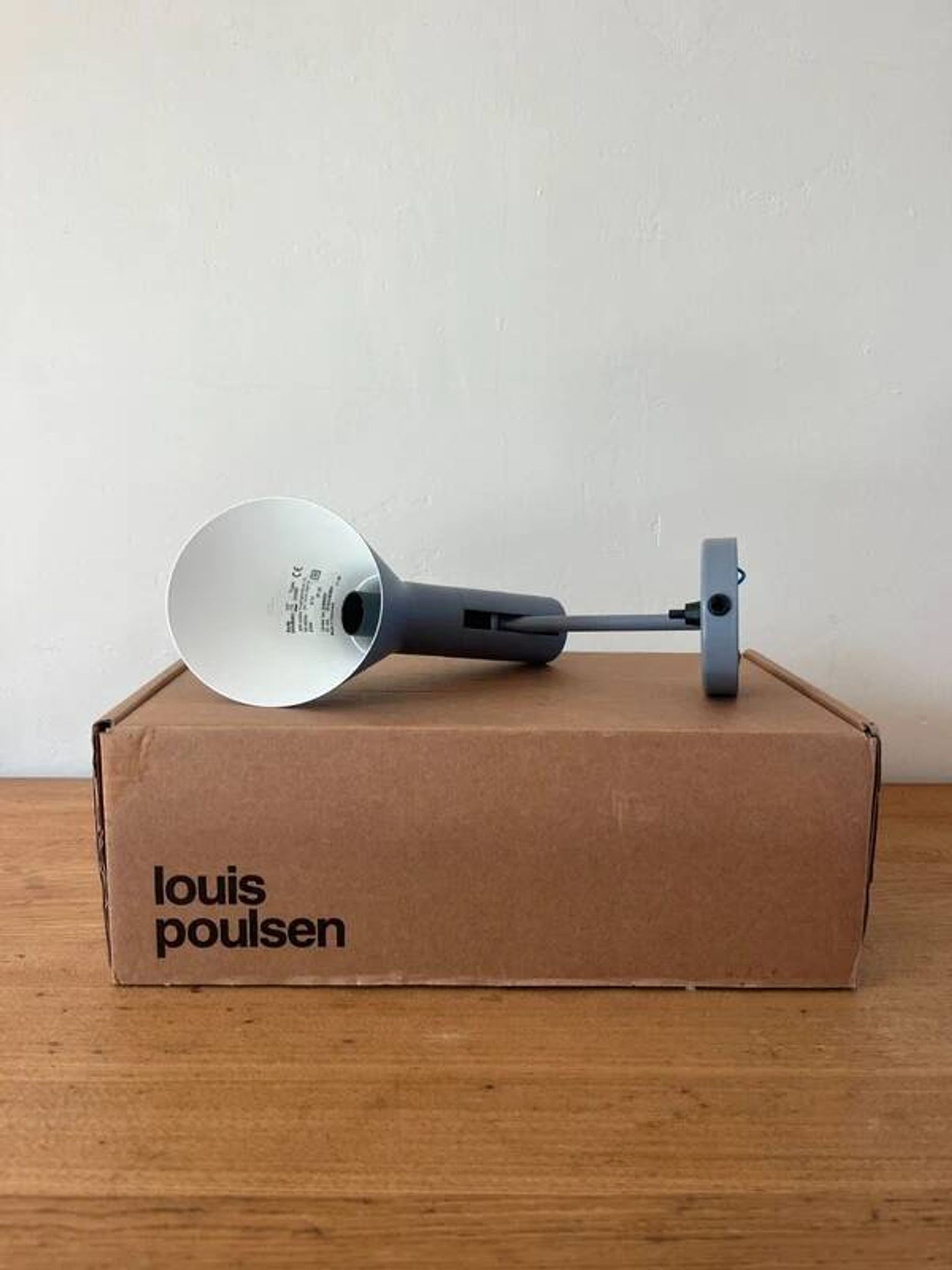 Lampe murale Louis Poulsen AJ - Arne Jacobsen
