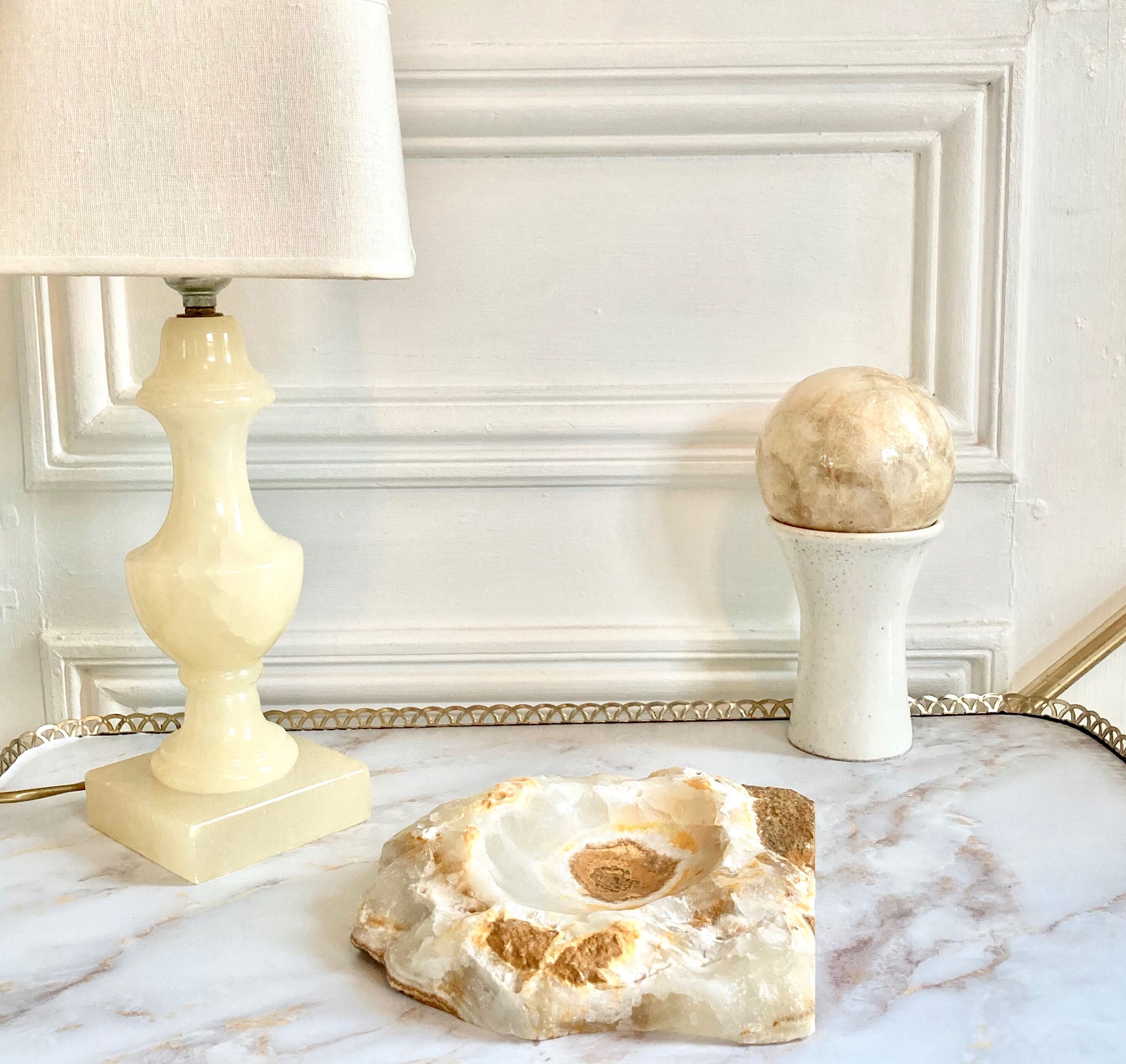 Xxl ashtray in alabaster