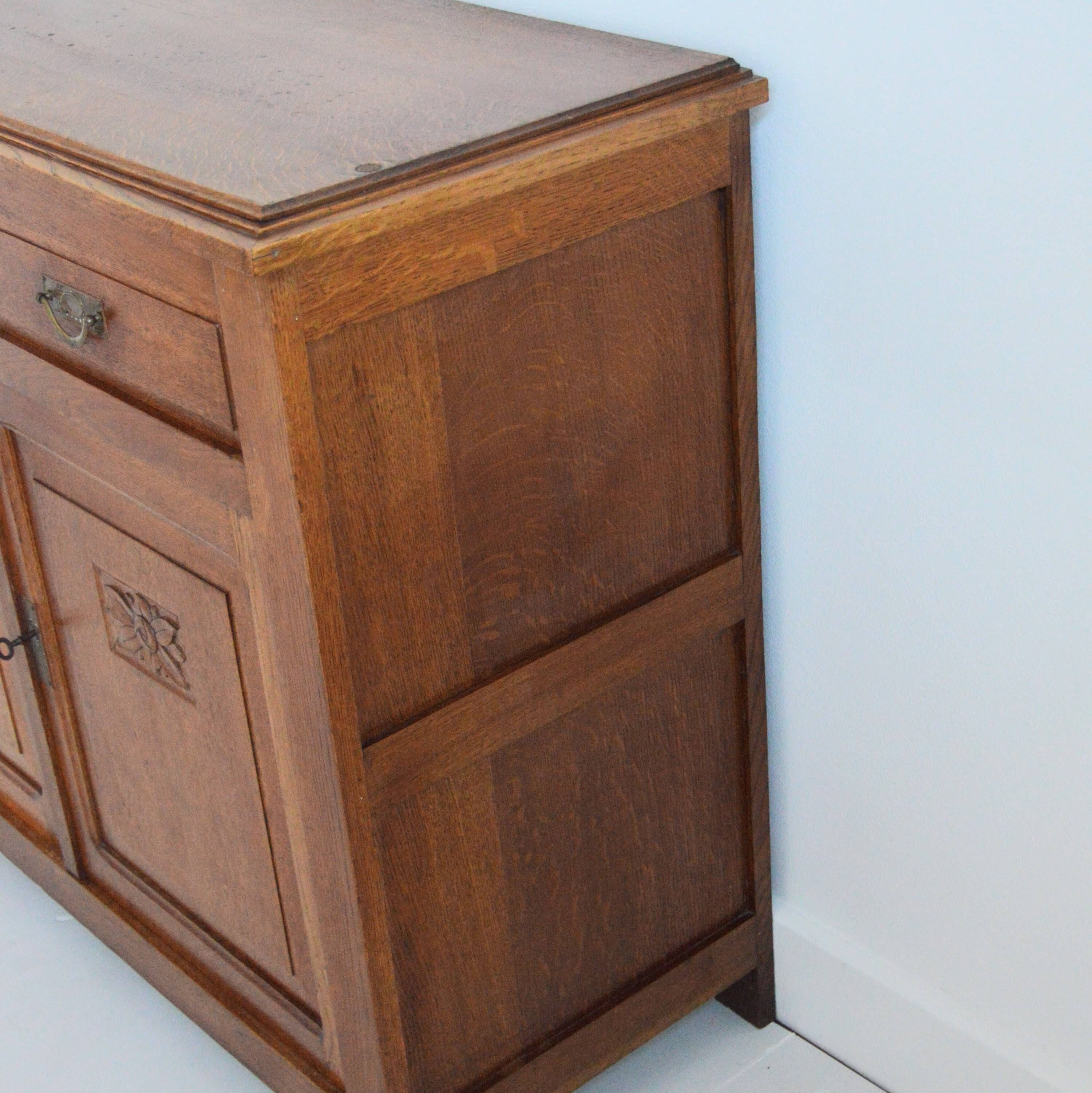 Parisian Buffet / Art Deco Storage Furniture 1930 Vintage