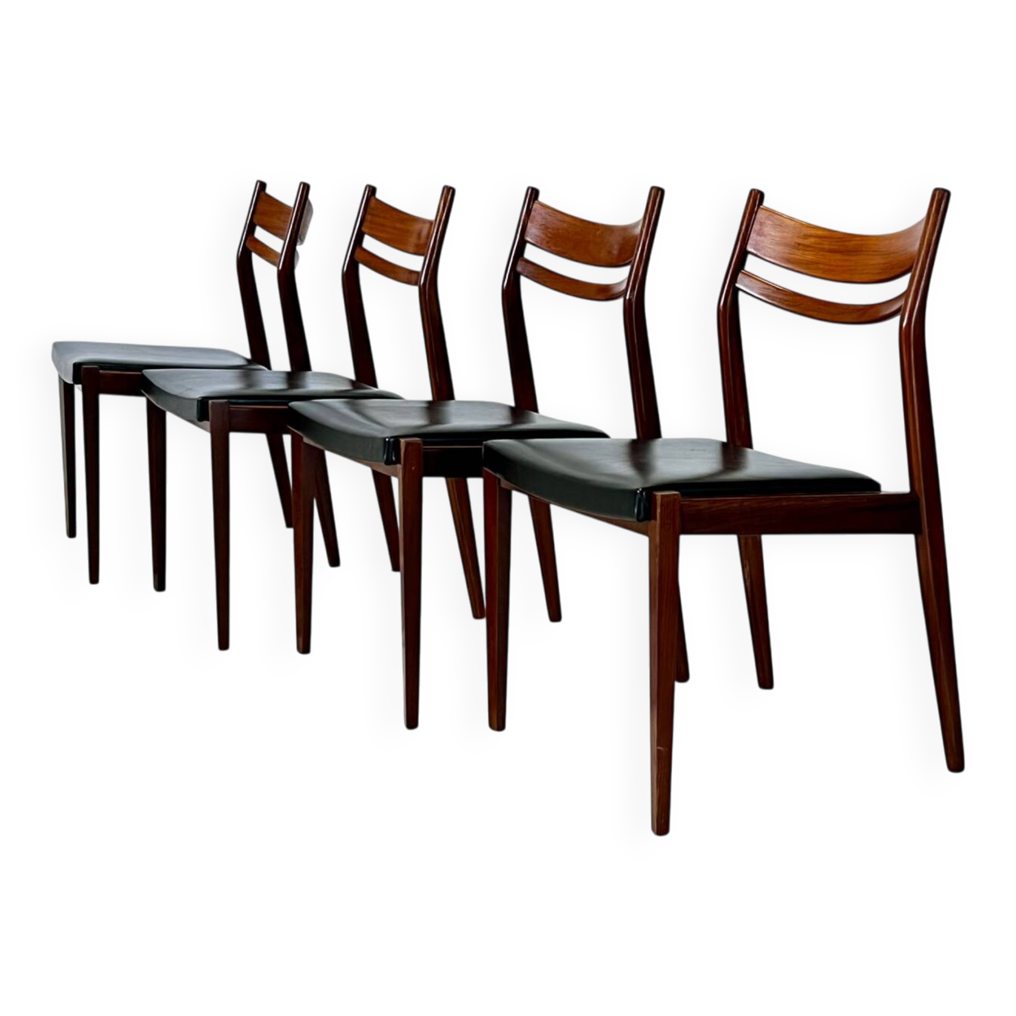 4 chaises scandinaves