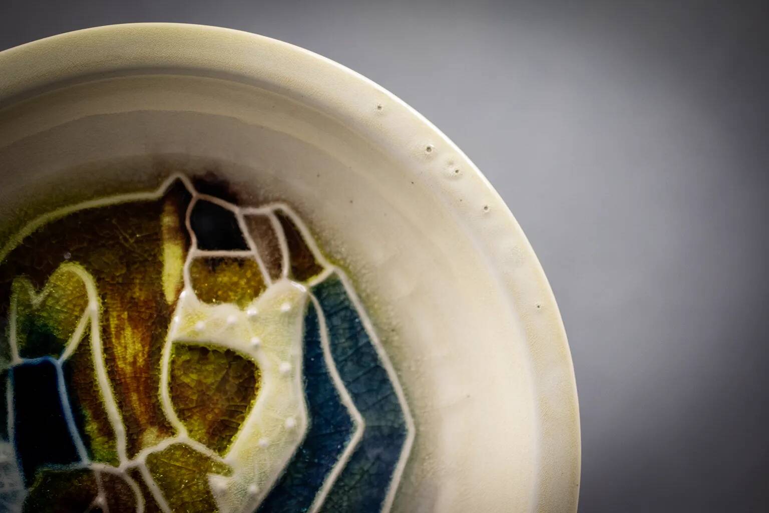 Accolay – glazed earthenware plate with abstract Cépamine decoration – 1970s