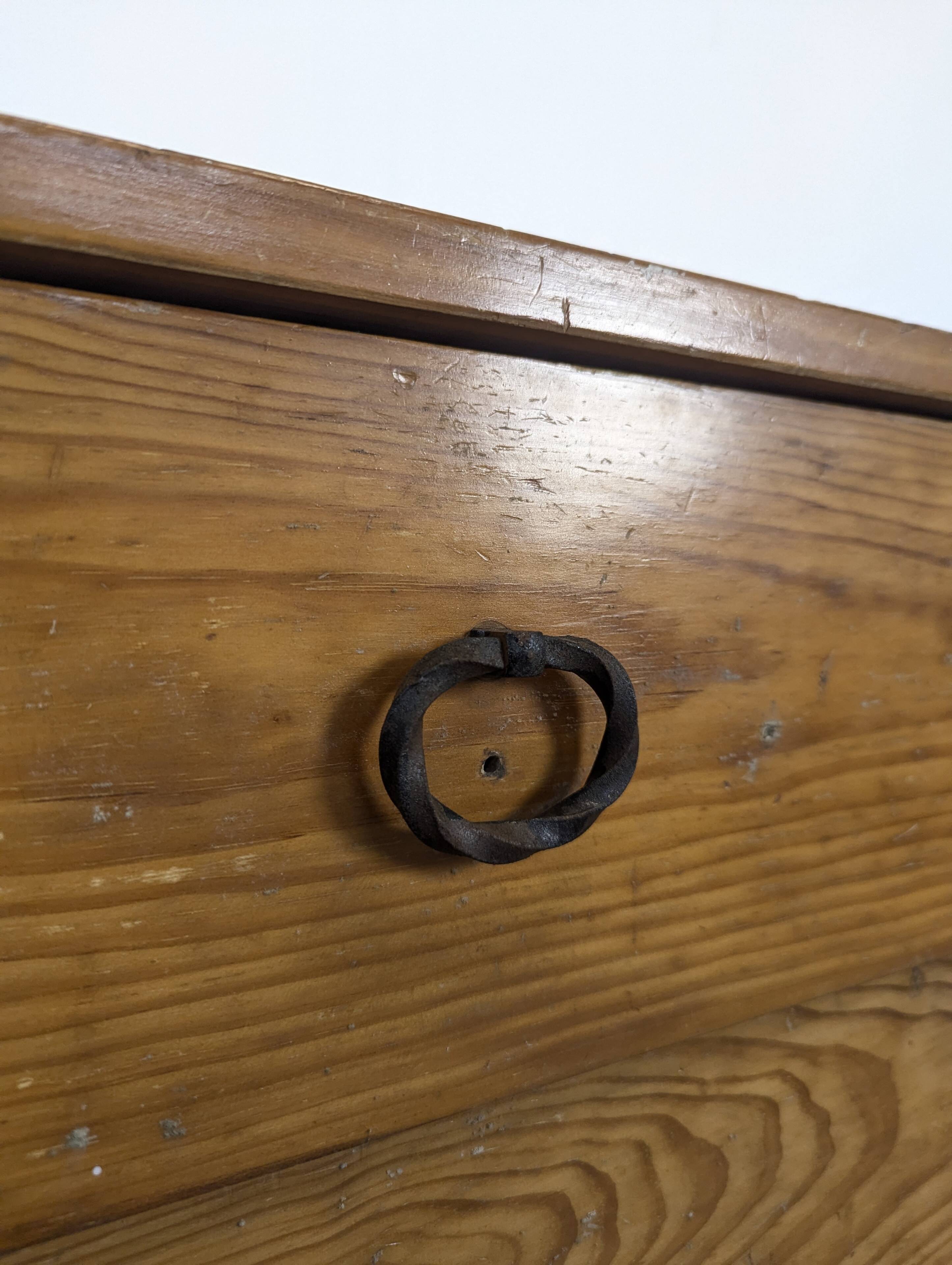 1950s pine chest of drawers with tapered legs.
