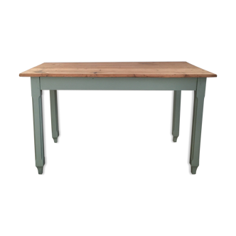 Farm table