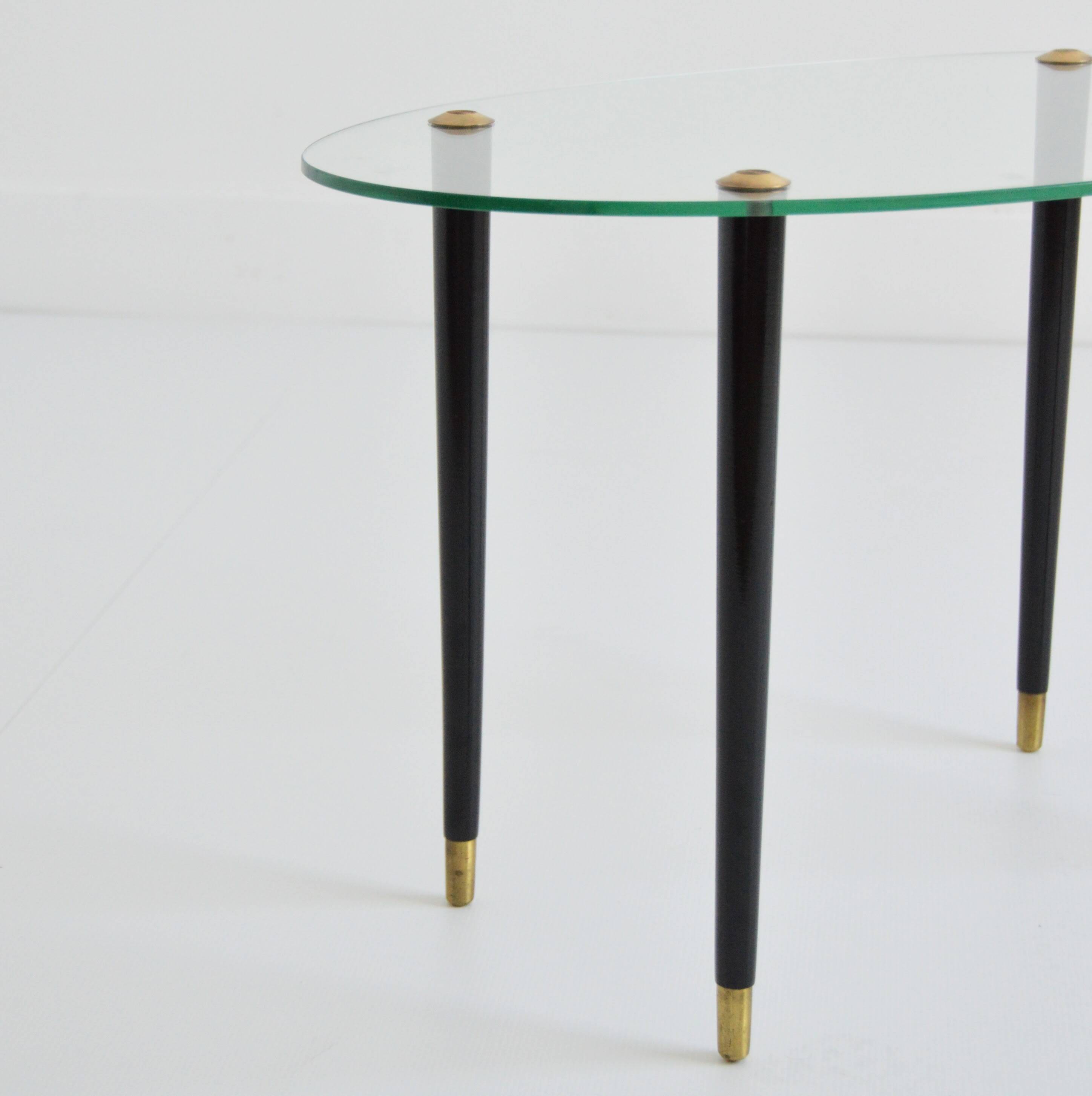Coffee table / Oval side table vintage 1950s