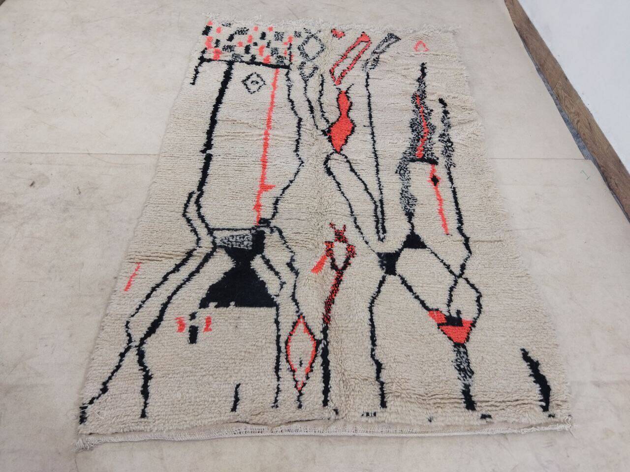 Handmade moroccan berber rug 232 x 145 cm