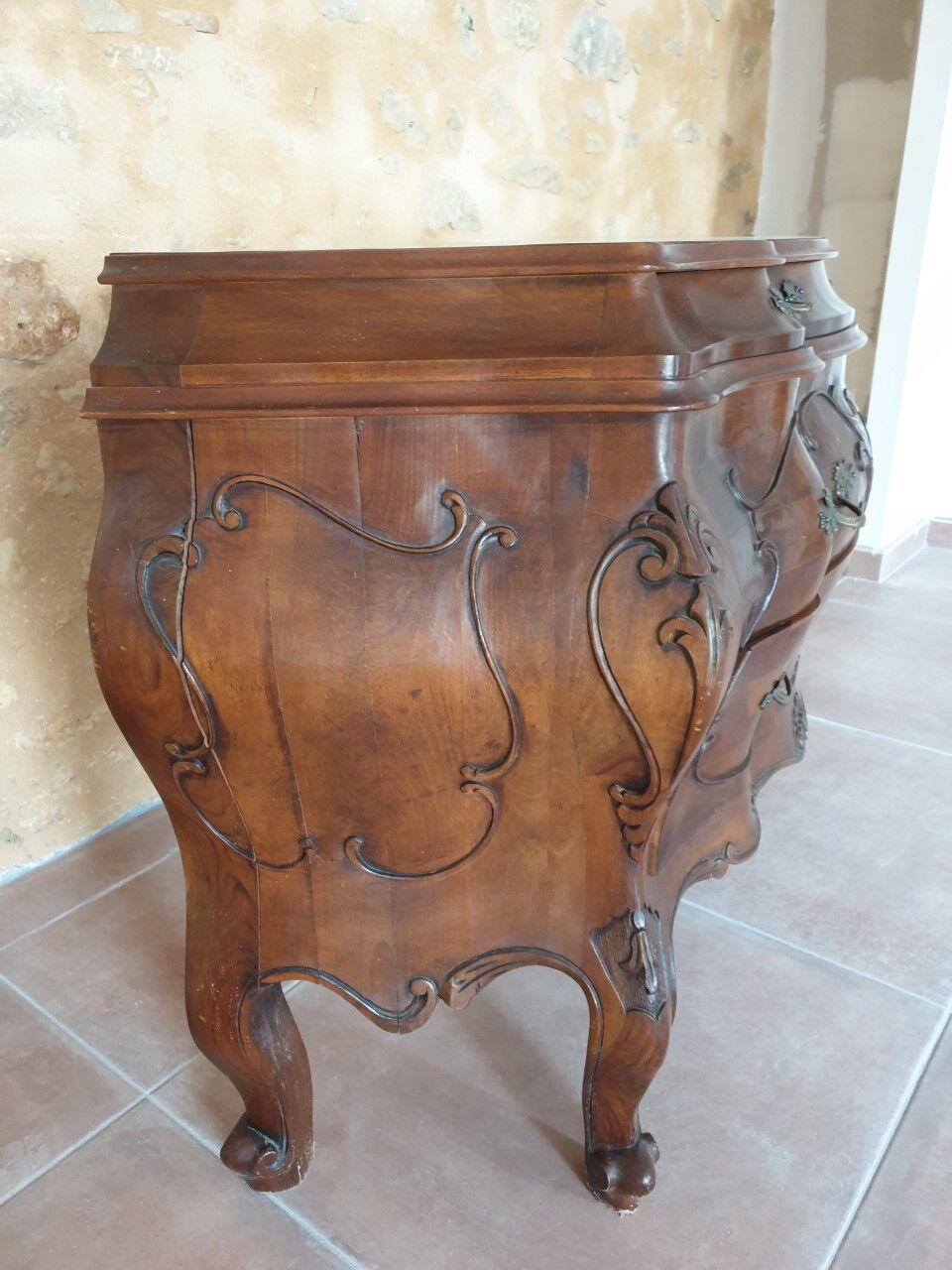 Louis XV-style commodity