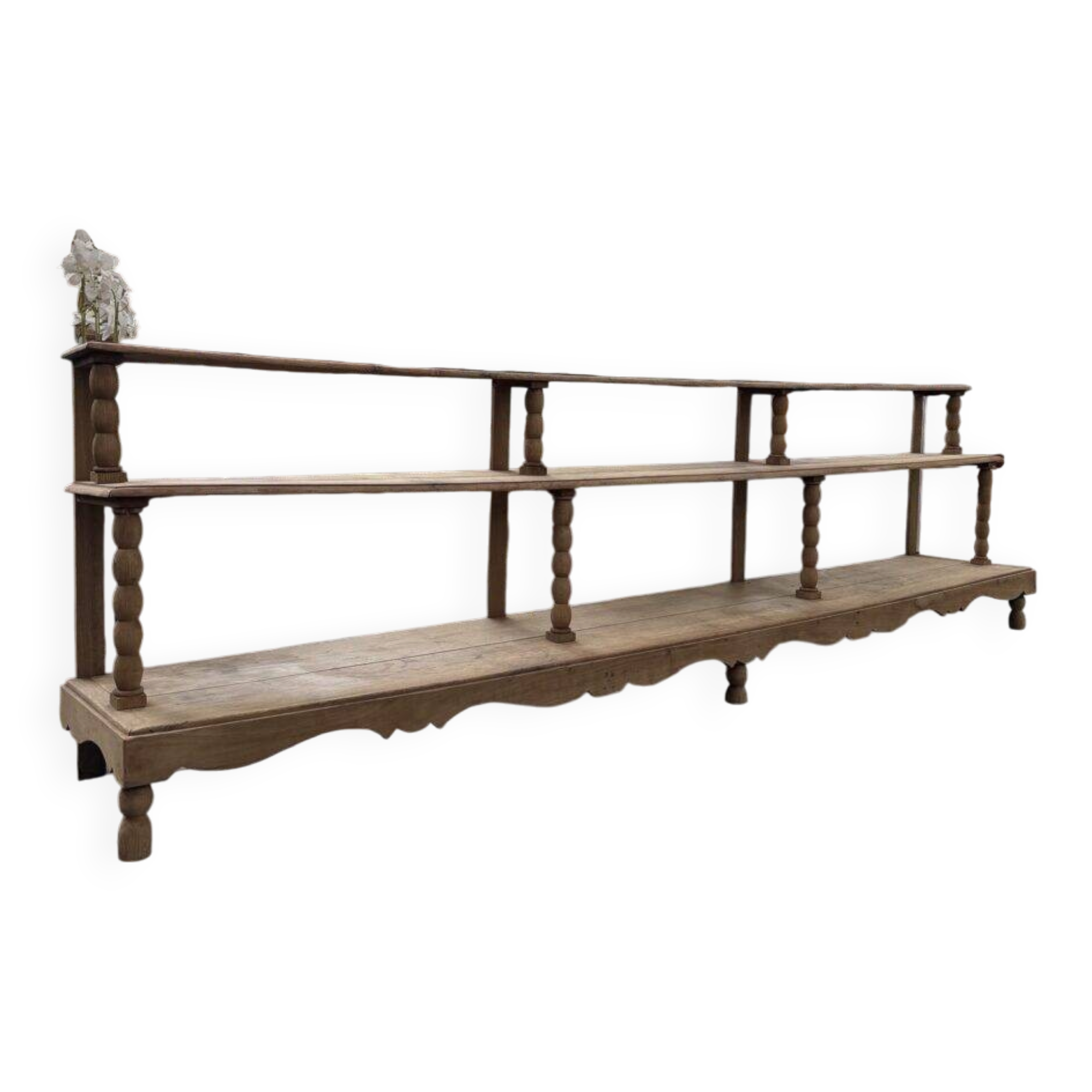 Immense florist's shelf from the 19th century.