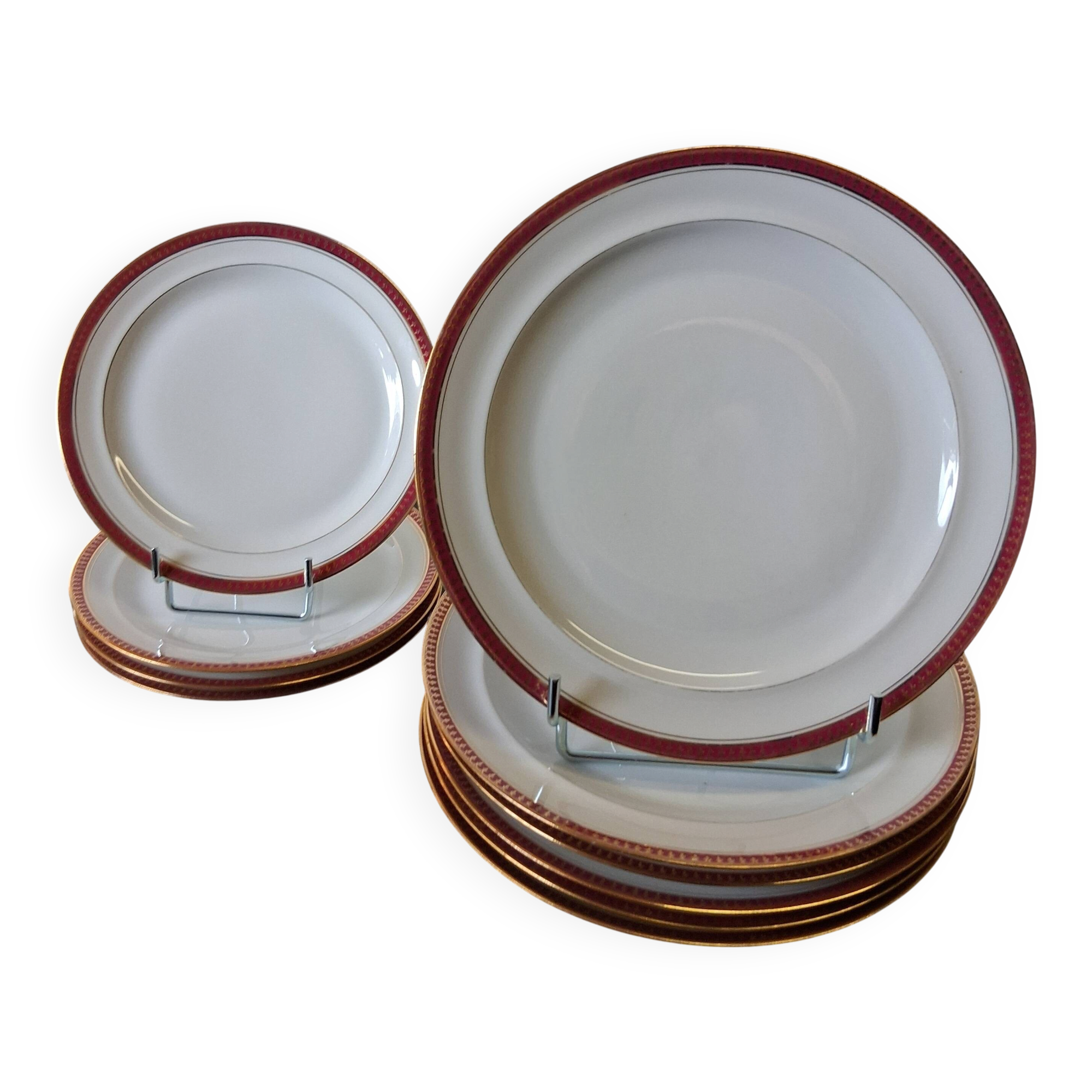 Set of porcelain plates from Chastagner et Cie in good condition.