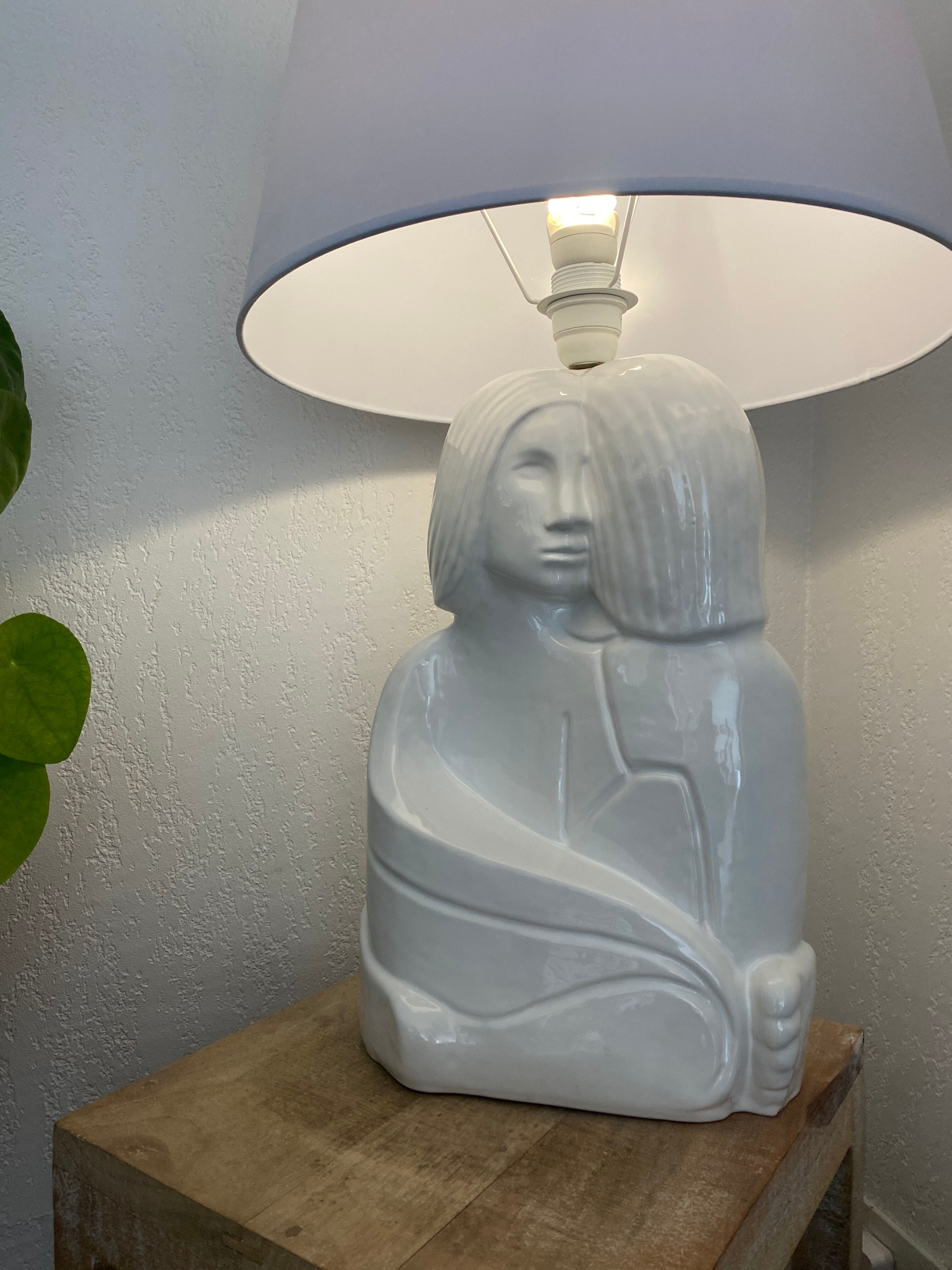 Ceramic entwined couple lamp